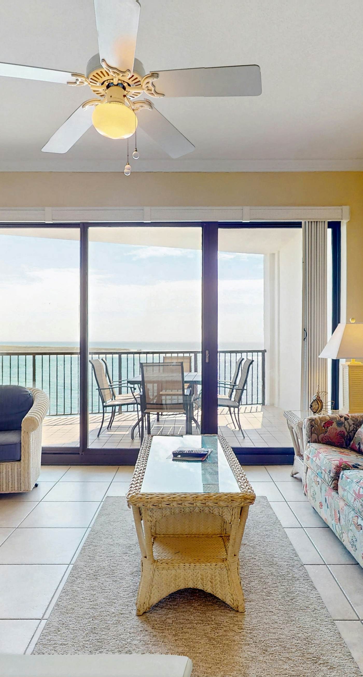 5th-floor beachfront condo with balcony, wet bar, pool, hot tub, sauna & gym