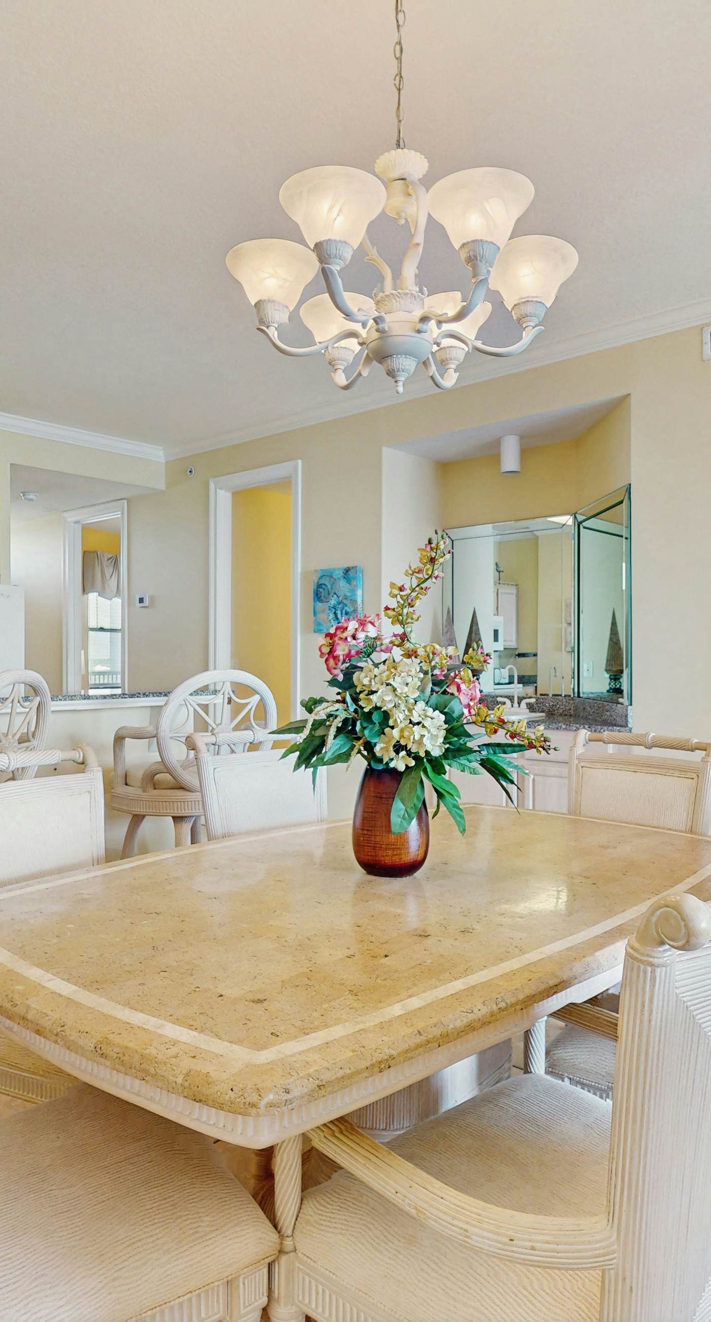 5th-floor beachfront condo with balcony, wet bar, pool, hot tub, sauna & gym