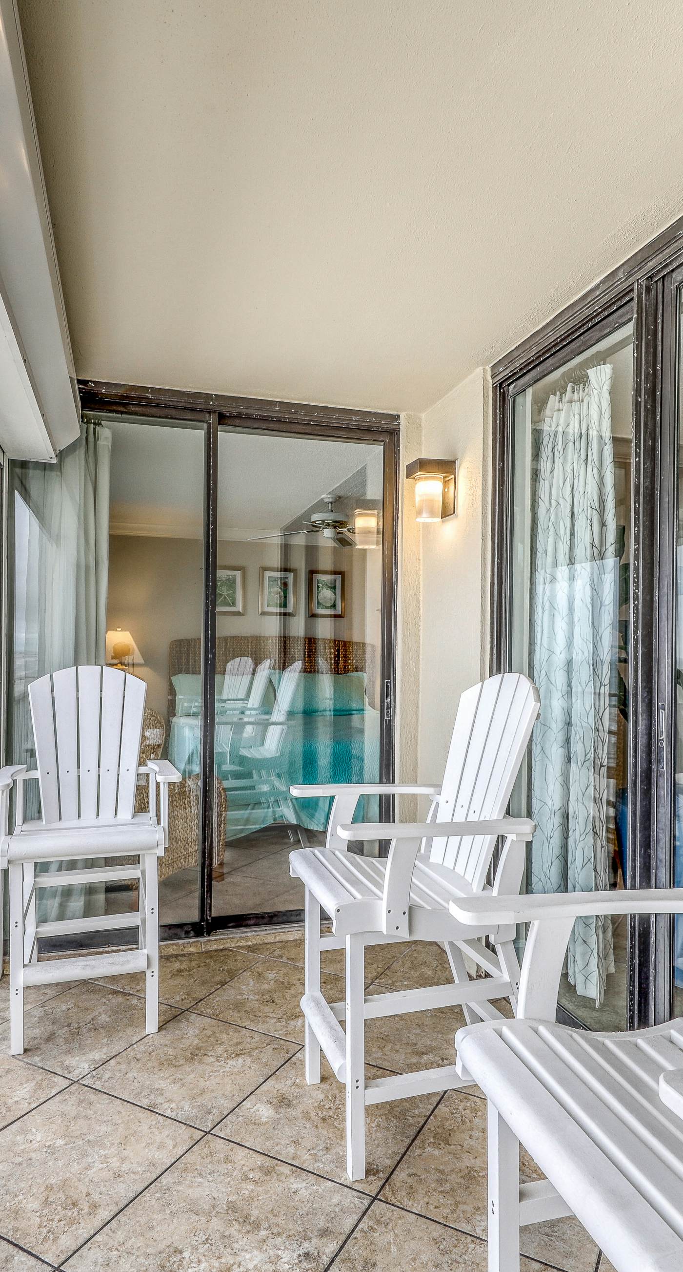 Waterfront condo w/ open layout, Gulf views, indoor & outdoor pools, & hot tub