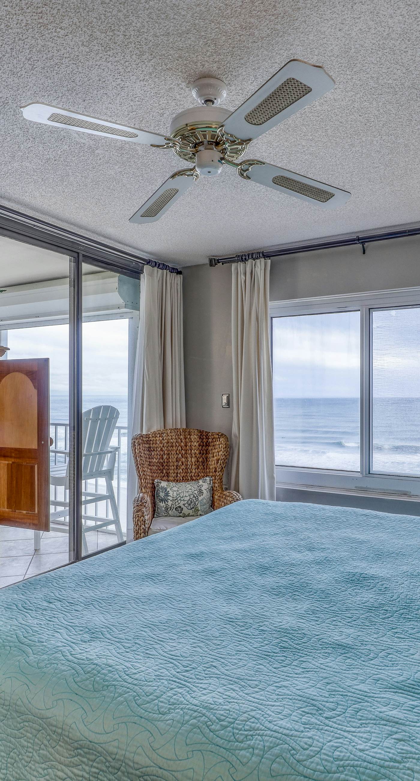 Waterfront condo w/ open layout, Gulf views, indoor & outdoor pools, & hot tub