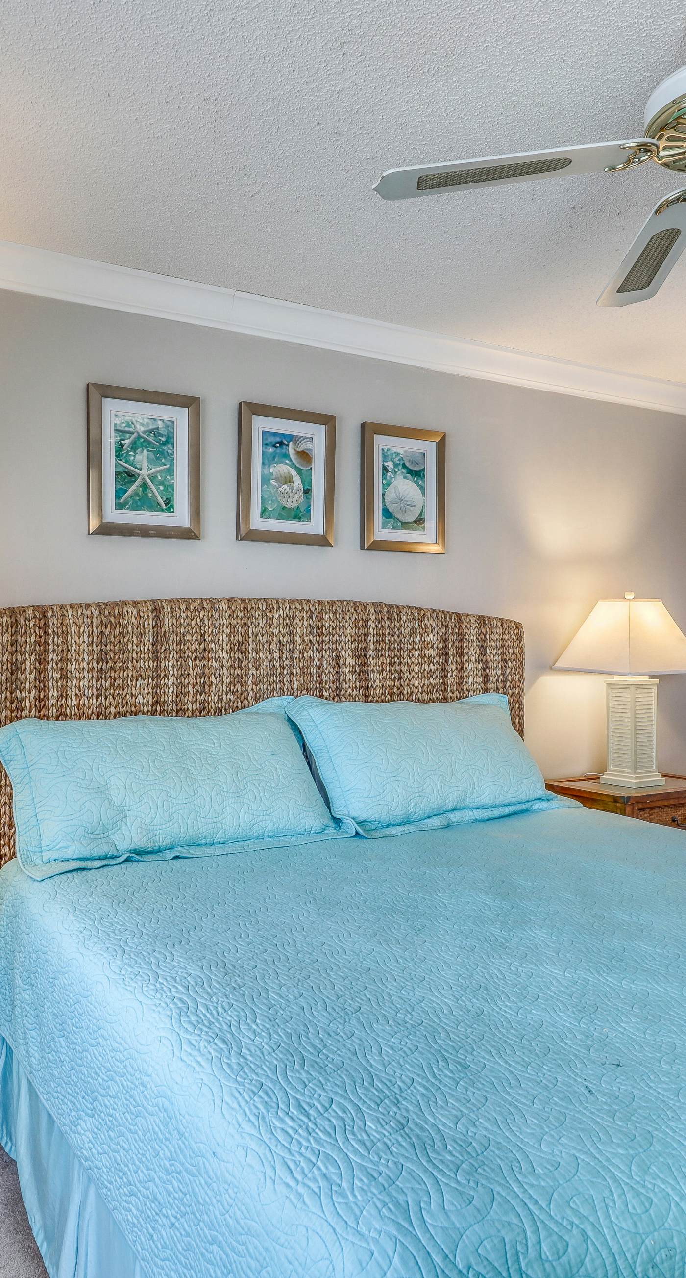 Waterfront condo w/ open layout, Gulf views, indoor & outdoor pools, & hot tub