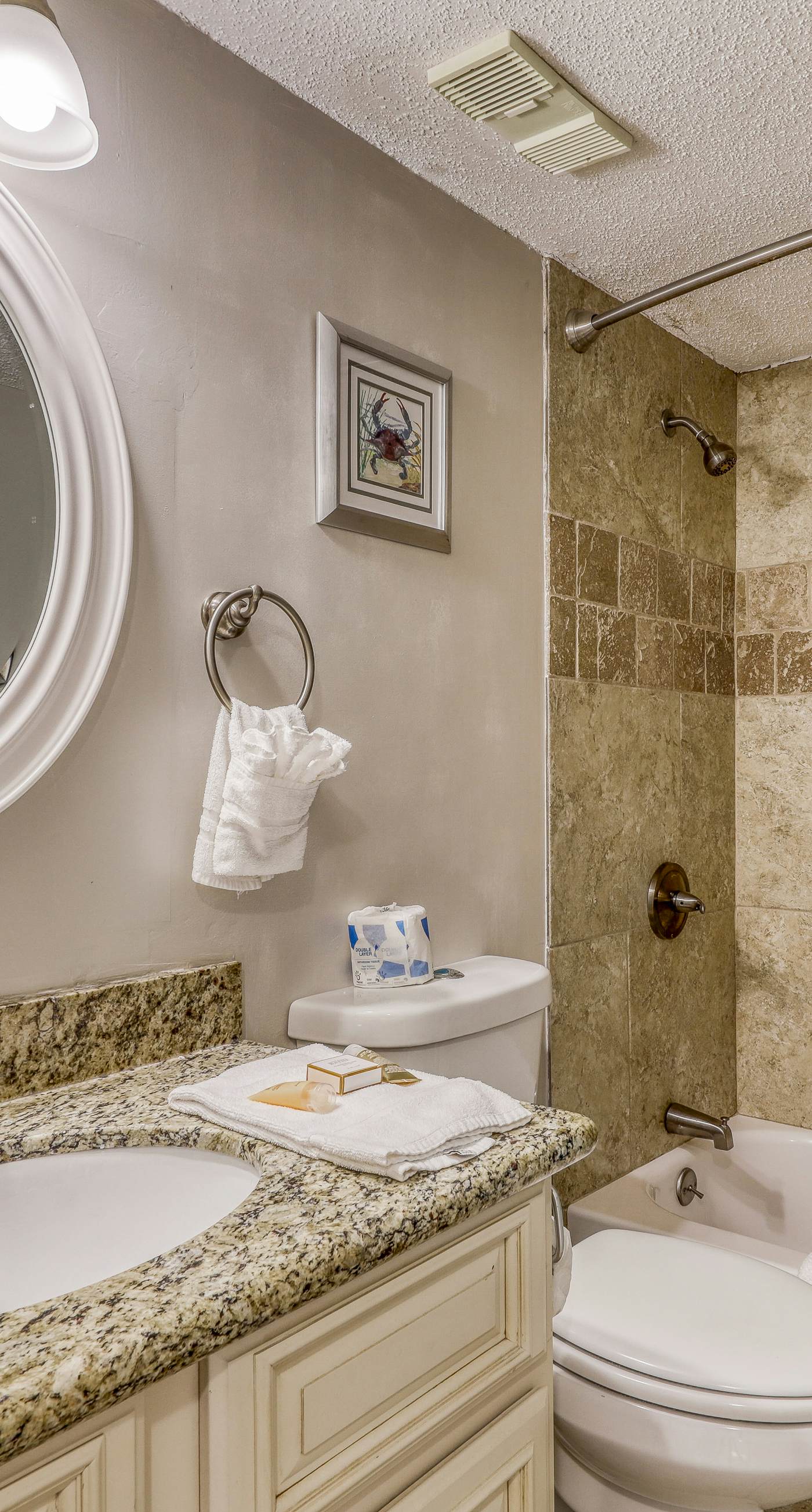 Waterfront condo w/ open layout, Gulf views, indoor & outdoor pools, & hot tub