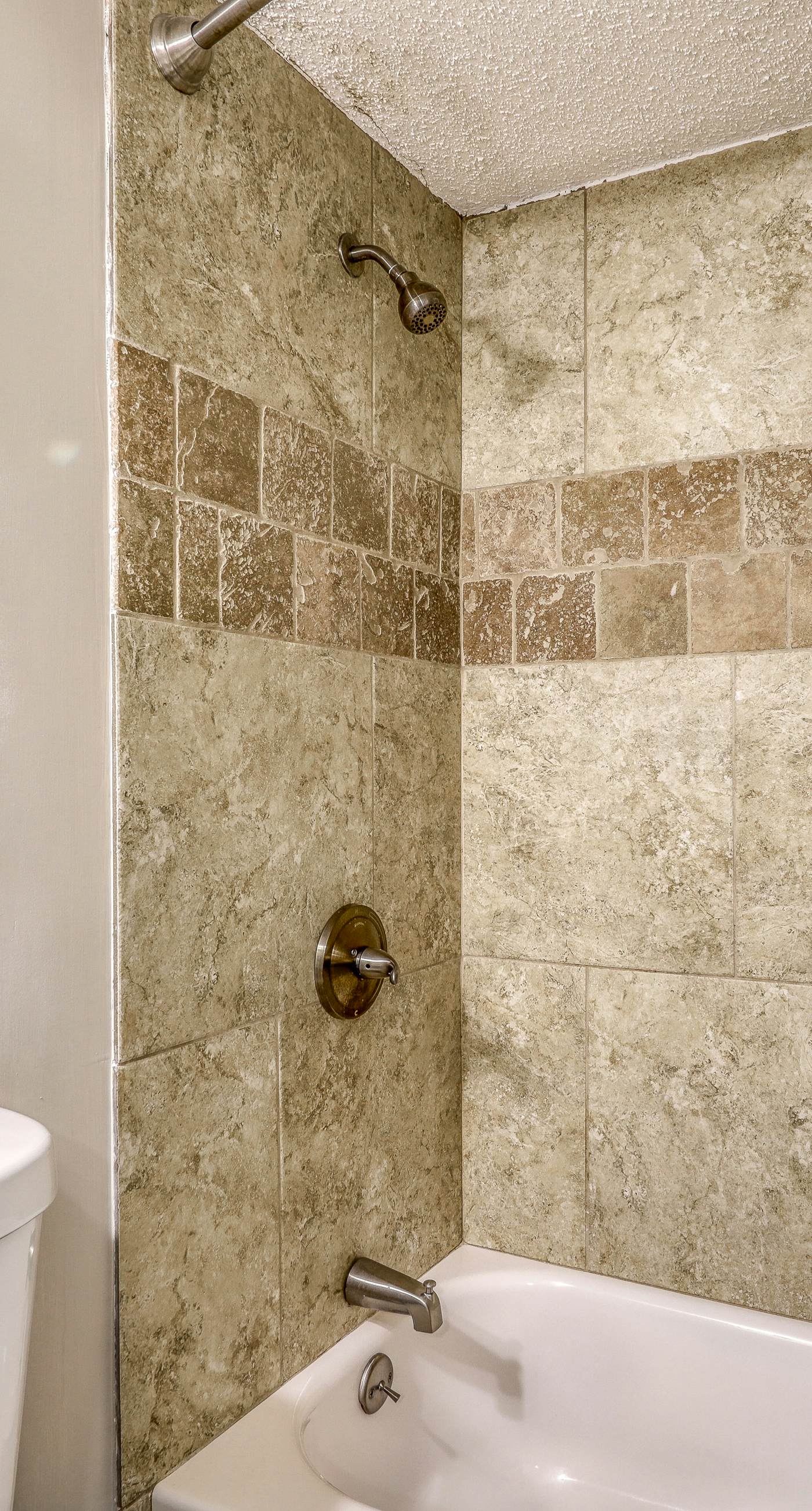 Waterfront condo w/ open layout, Gulf views, indoor & outdoor pools, & hot tub