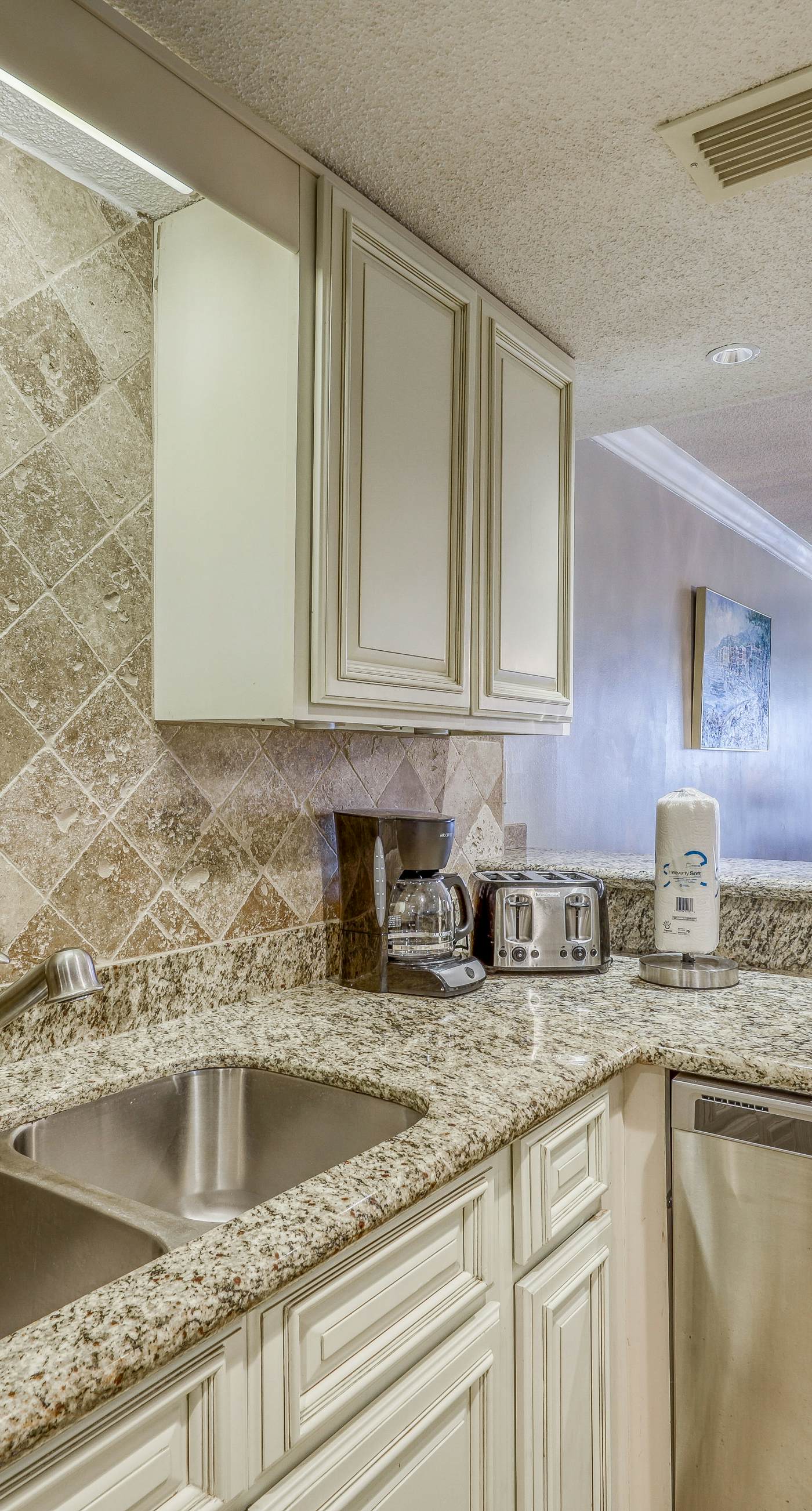 Waterfront condo w/ open layout, Gulf views, indoor & outdoor pools, & hot tub