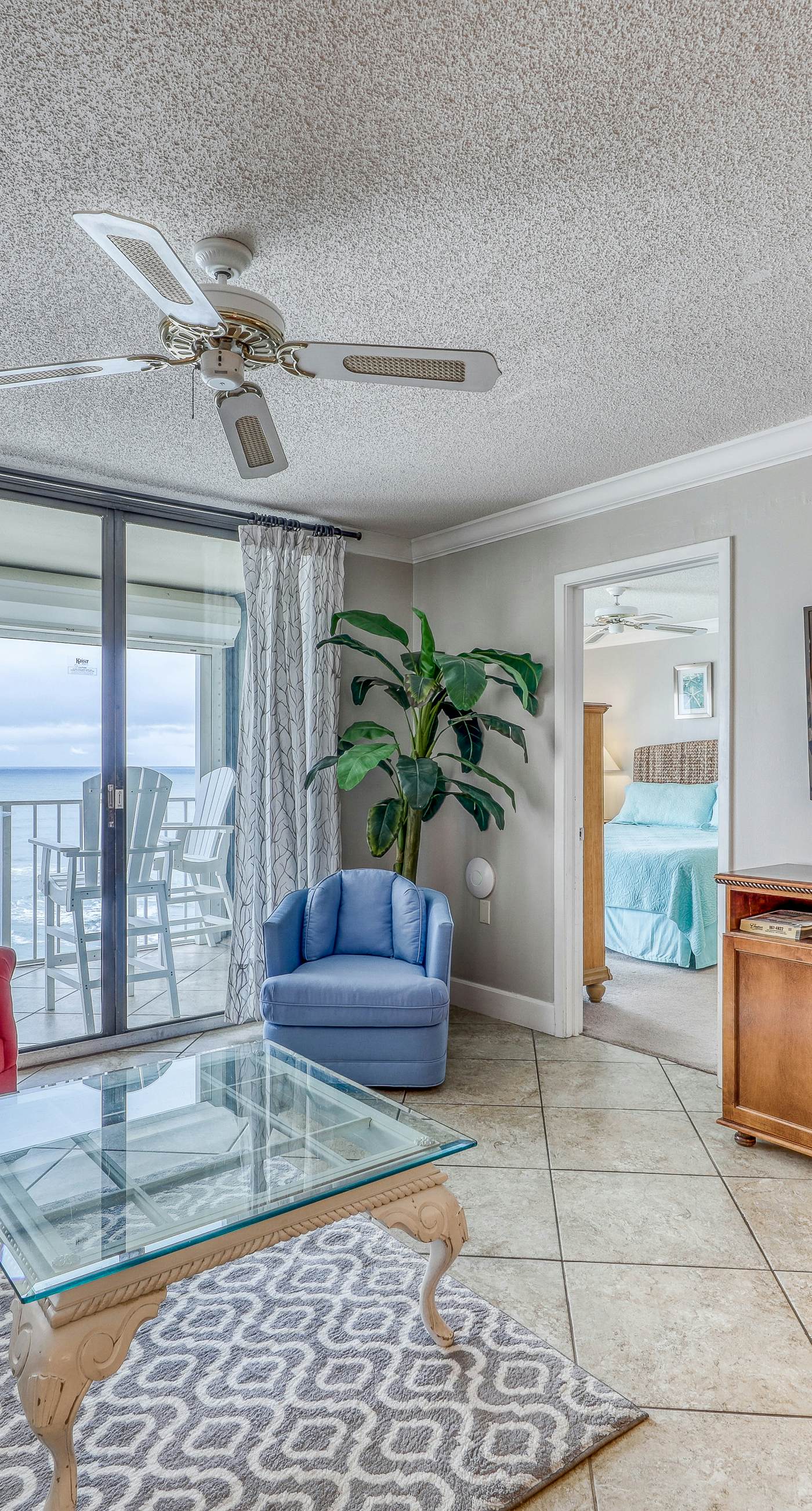 Waterfront condo w/ open layout, Gulf views, indoor & outdoor pools, & hot tub