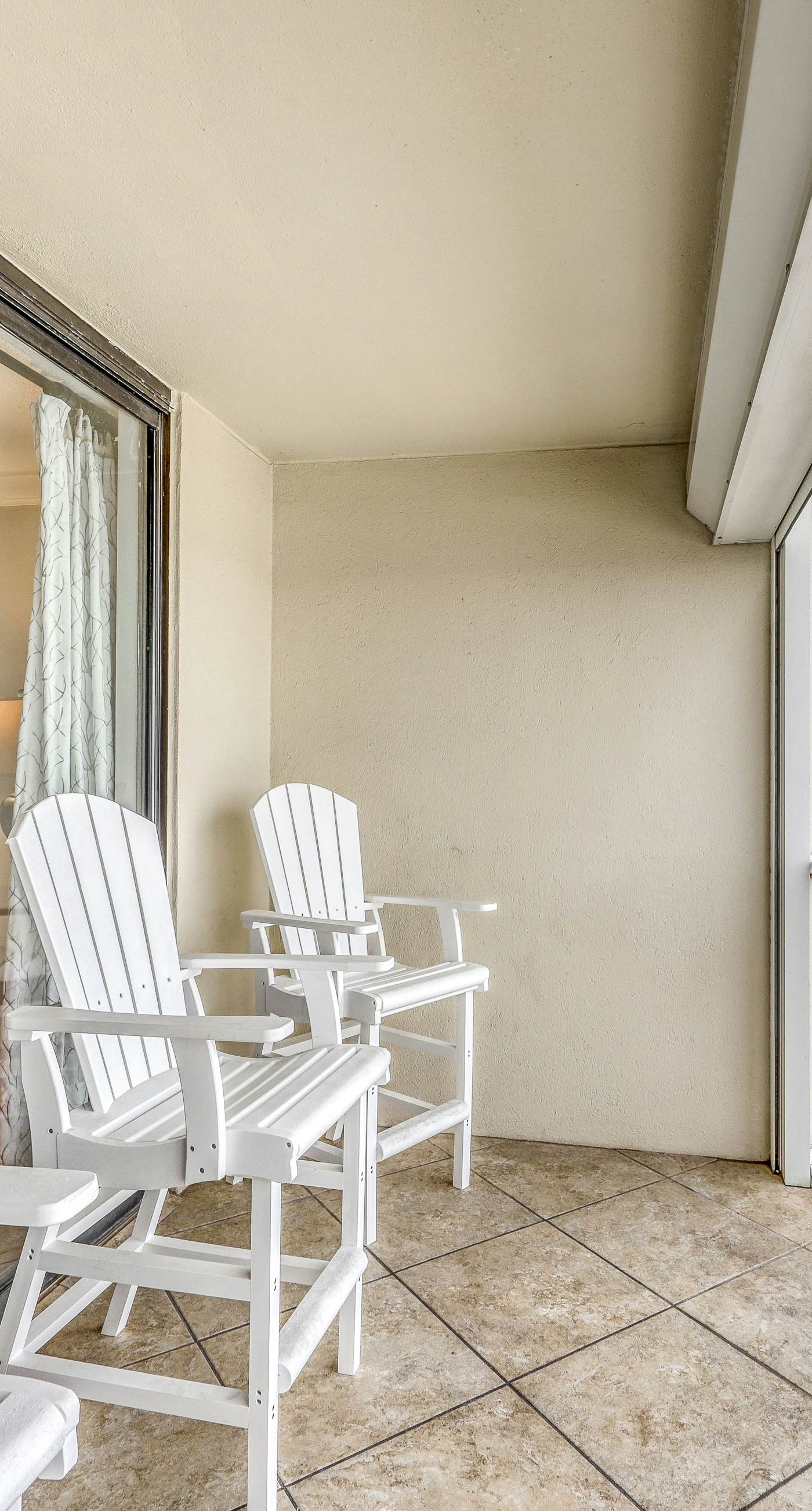 Waterfront condo w/ open layout, Gulf views, indoor & outdoor pools, & hot tub