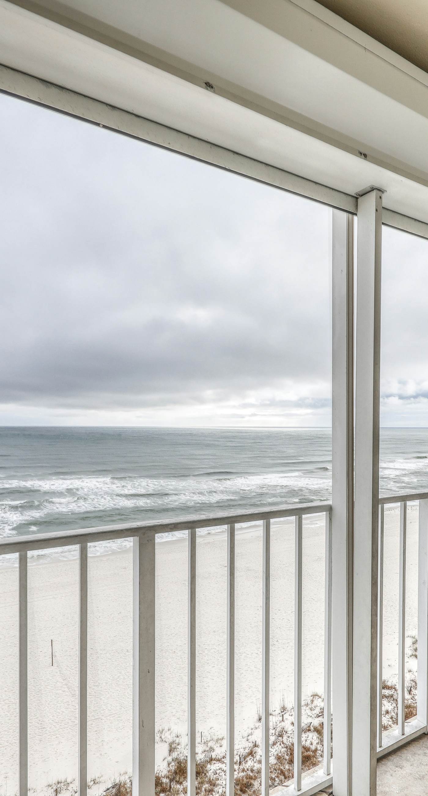 Waterfront condo w/ open layout, Gulf views, indoor & outdoor pools, & hot tub