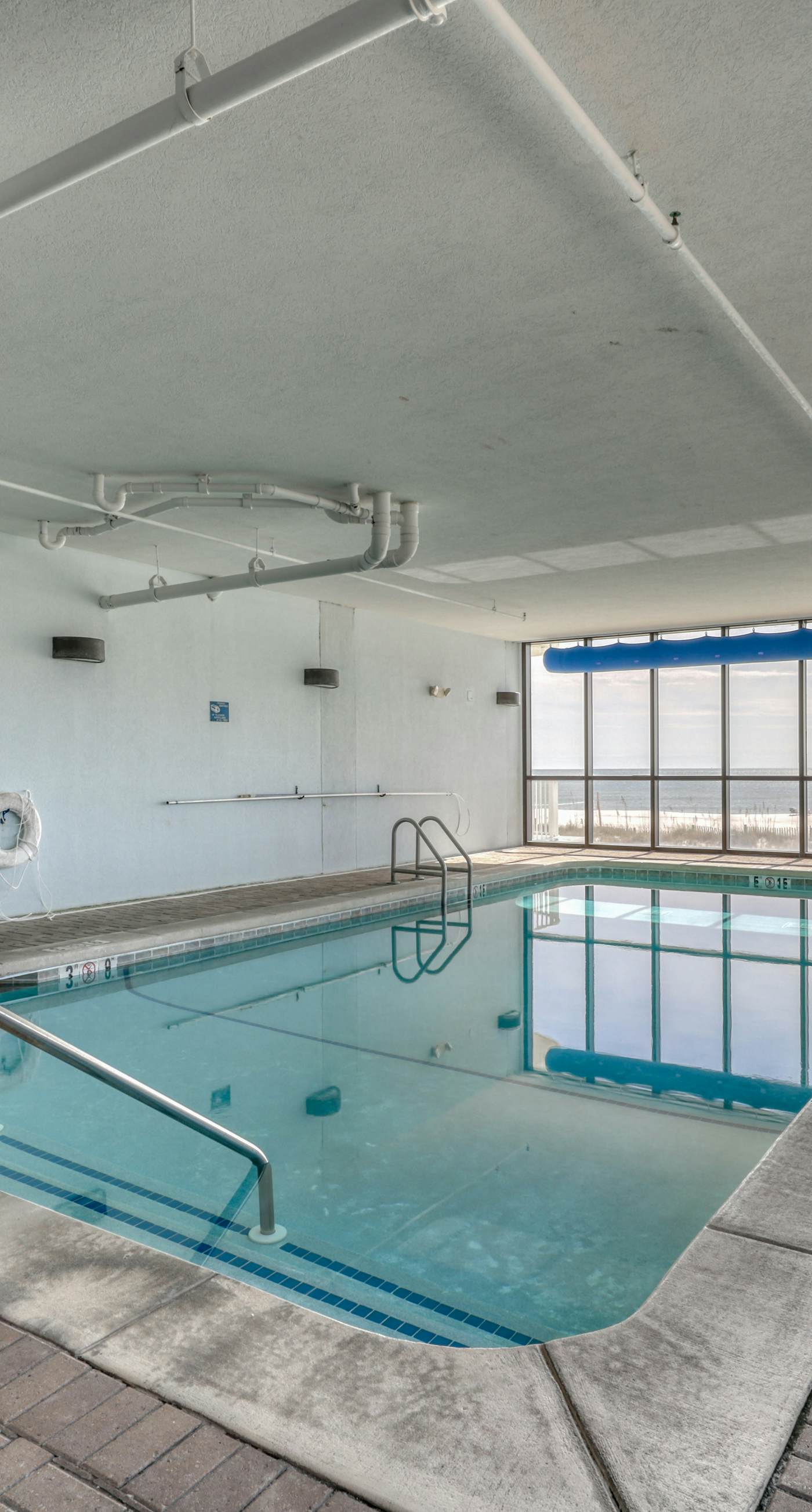 Waterfront condo w/ open layout, Gulf views, indoor & outdoor pools, & hot tub