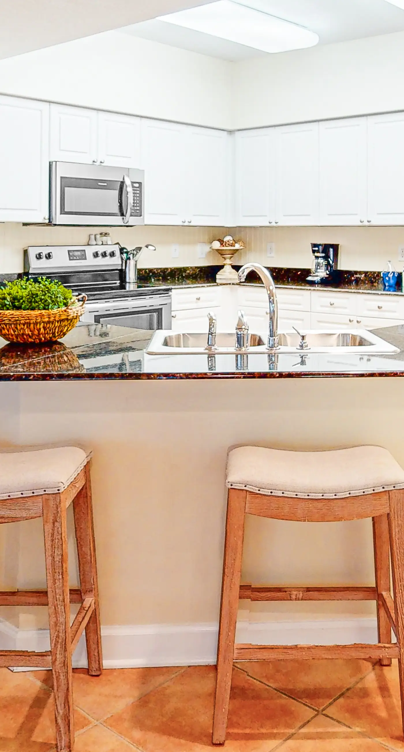 Bold & Bright Beachfront Condo with Resort Style  Pools, Sauna, Fitness Room, Private Balcony featuring amazing Views!