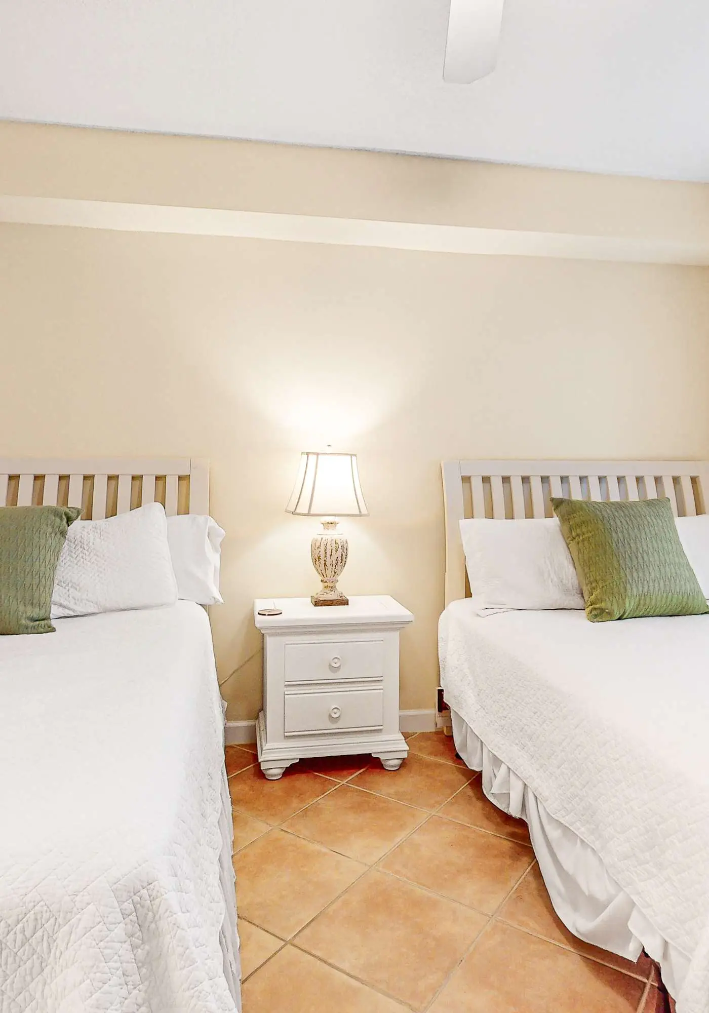 Bold & Bright Beachfront Condo with Resort Style  Pools, Sauna, Fitness Room, Private Balcony featuring amazing Views!