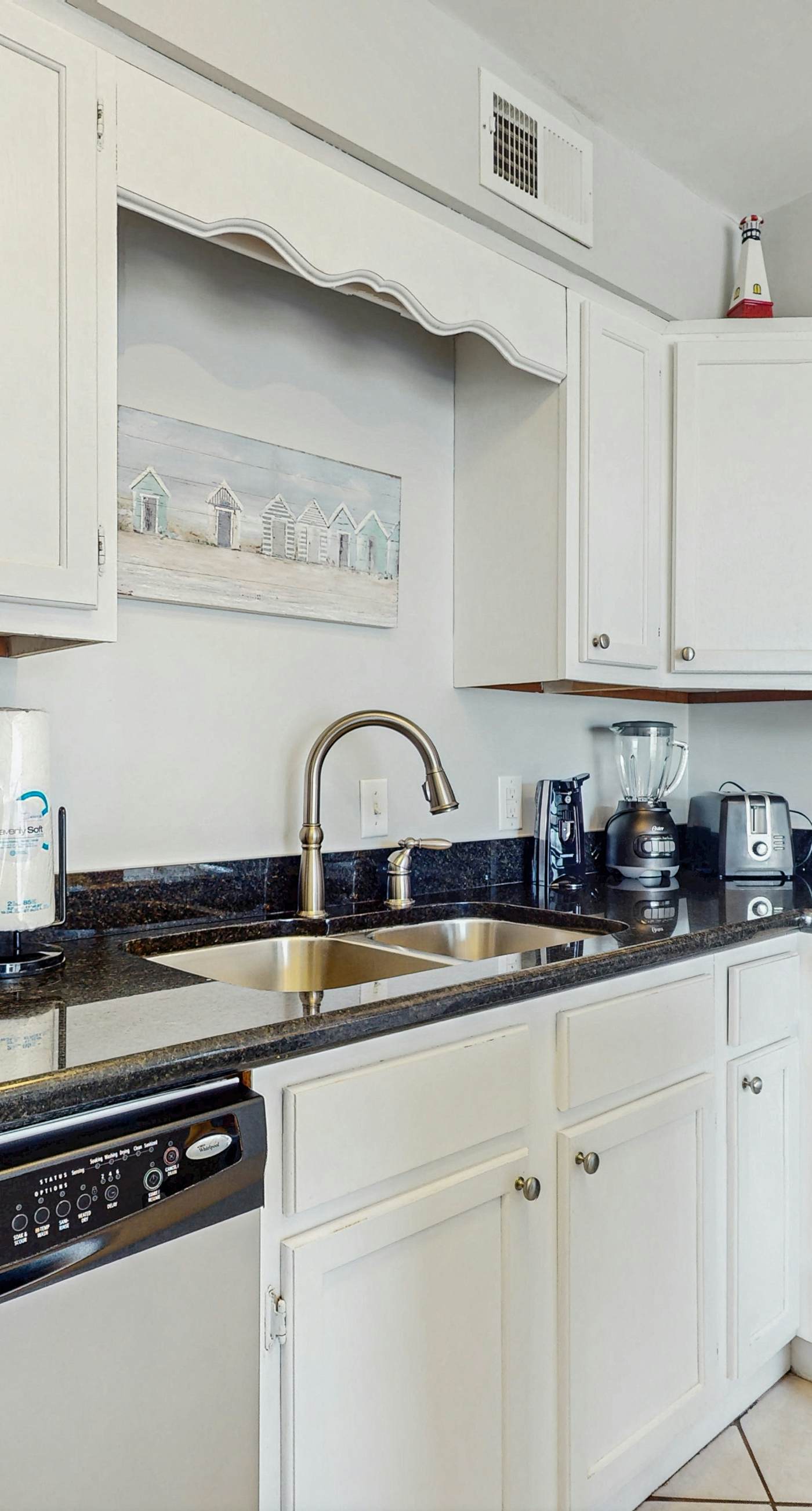 Ideal beachside getaway on ground floor with 3 pools - walk 600' to sand