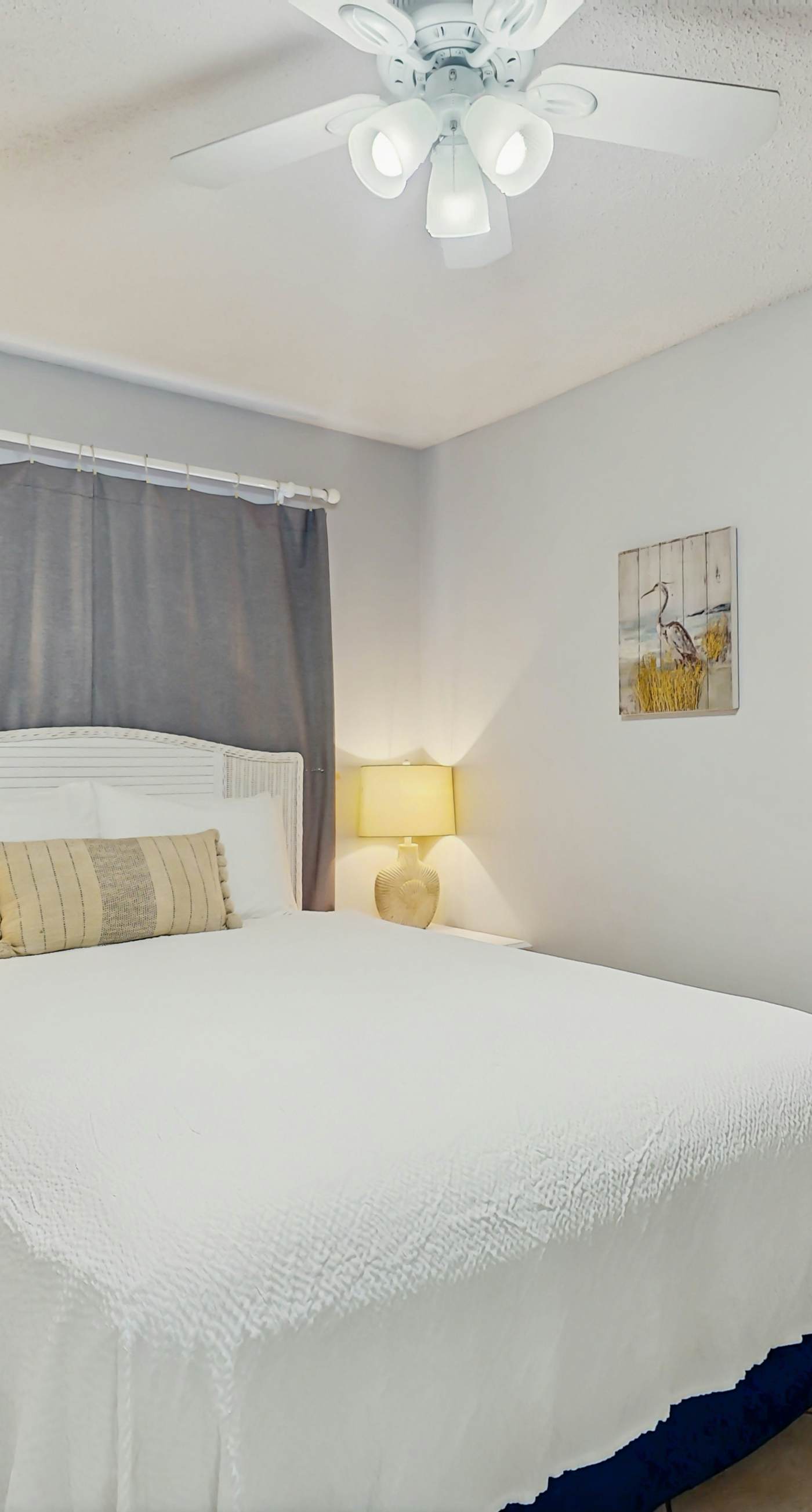 Ideal beachside getaway on ground floor with 3 pools - walk 600' to sand