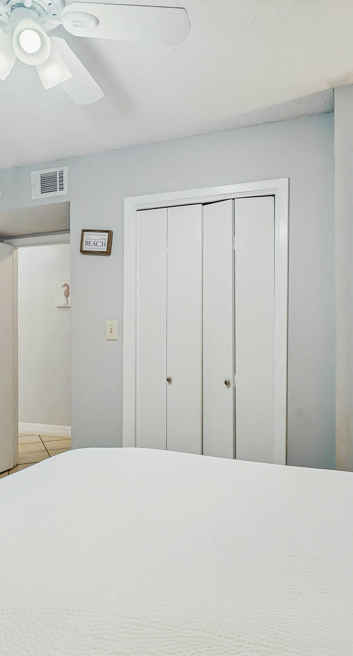 Ideal beachside getaway on ground floor with 3 pools - walk 600' to sand