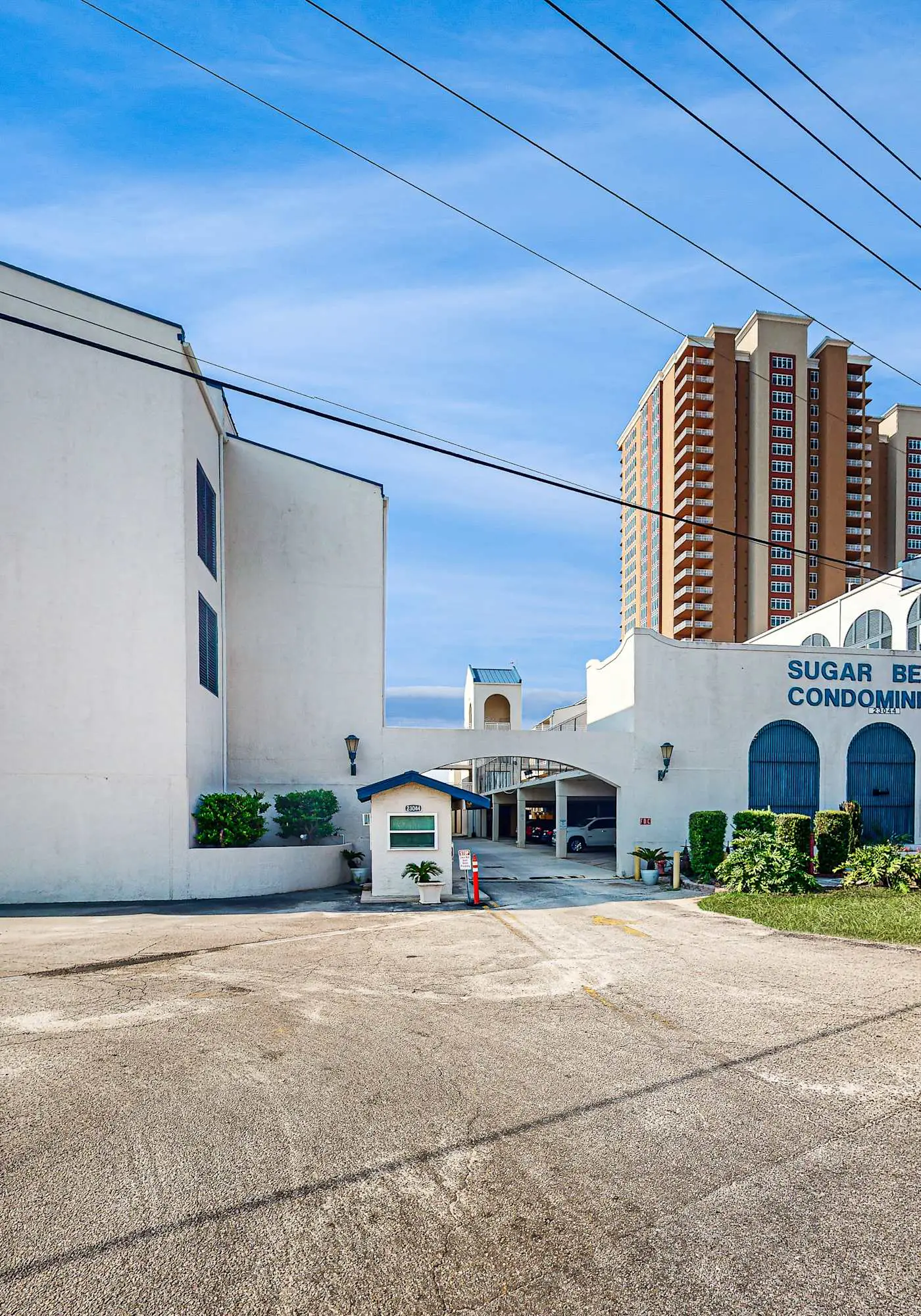Beach Lovers Dream | Gulf-Front Getaway | 3 Pools, Tennis, Grilling Area