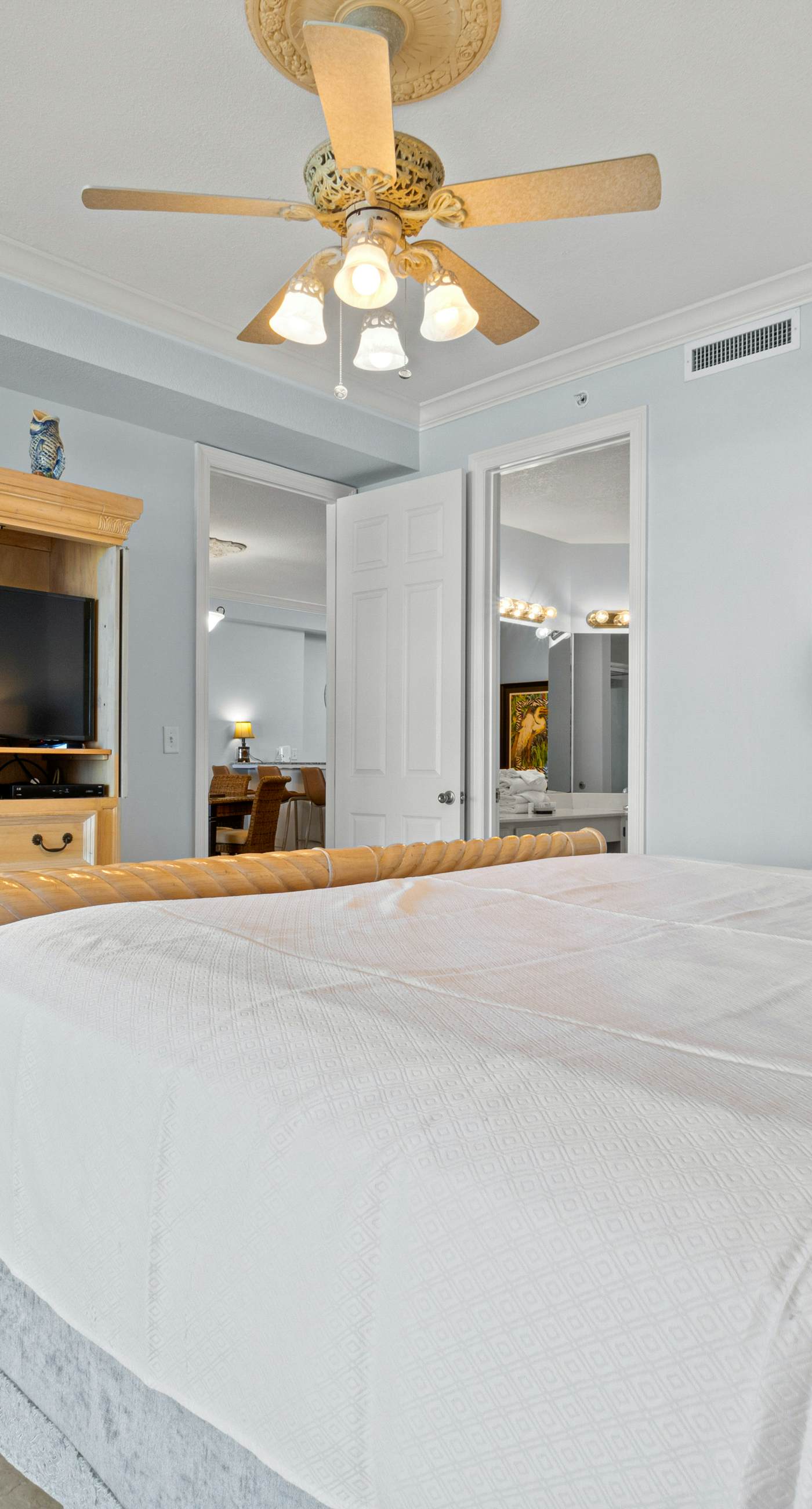 Gulf-front condo with inviting balcony, amazing views, pool & hot tub