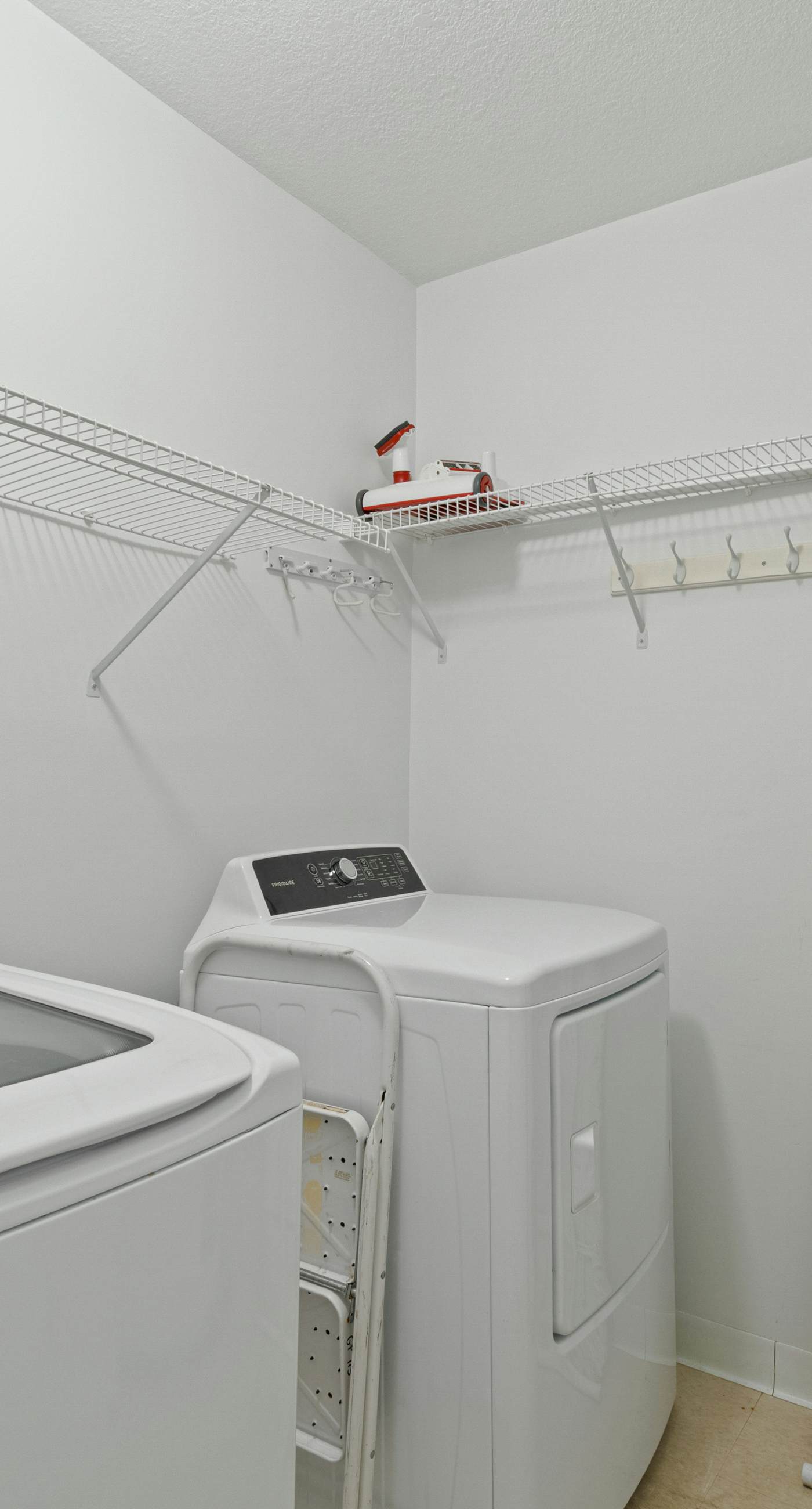 Gulf-front condo with inviting balcony, amazing views, pool & hot tub