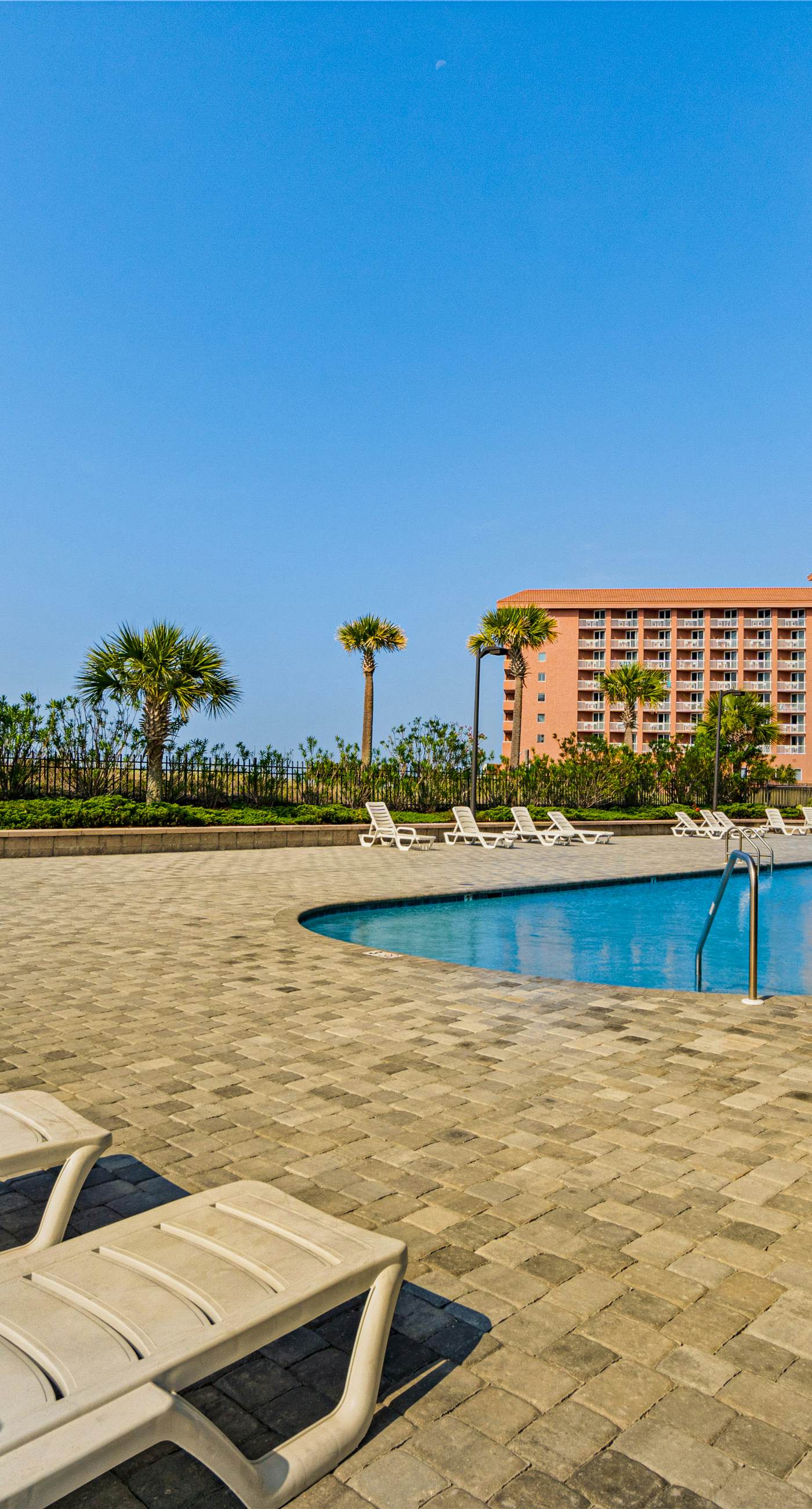 Gulf-front condo with inviting balcony, amazing views, pool & hot tub