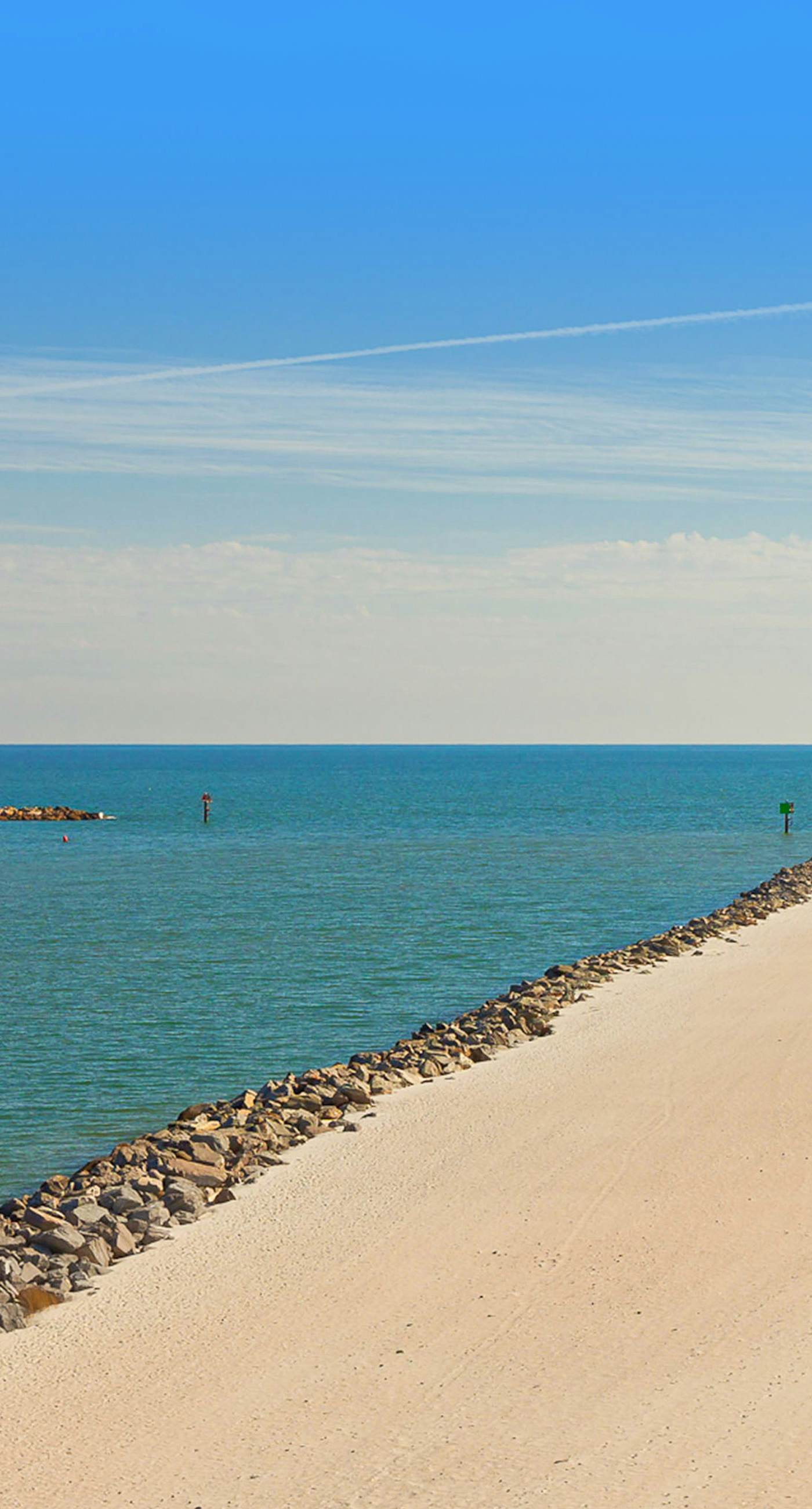 Gulf-front condo with inviting balcony, amazing views, pool & hot tub