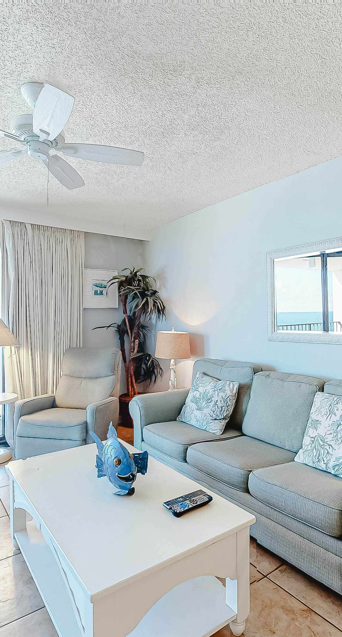 Beachfront condo with Gulf views, balcony, pool, hot tub, sauna & gym