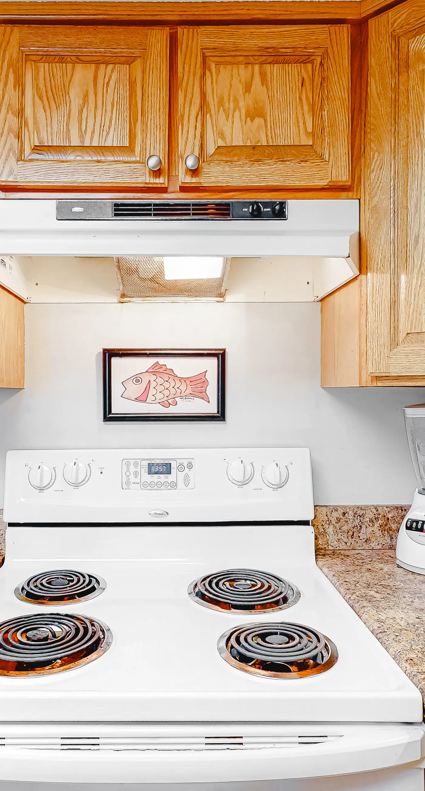 Beachfront condo with Gulf views, balcony, pool, hot tub, sauna & gym