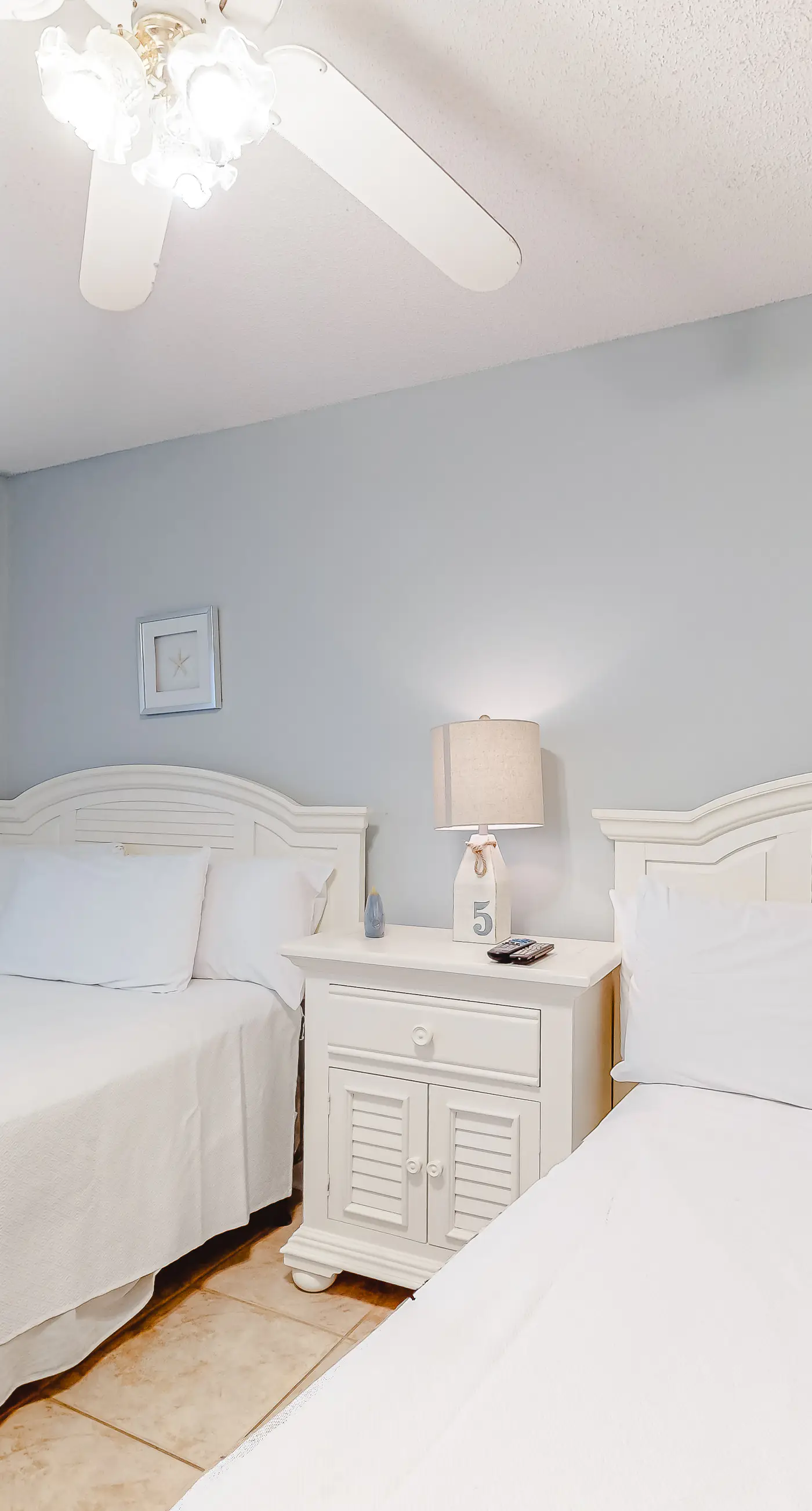 Beachfront condo with Gulf views, balcony, pool, hot tub, sauna & gym