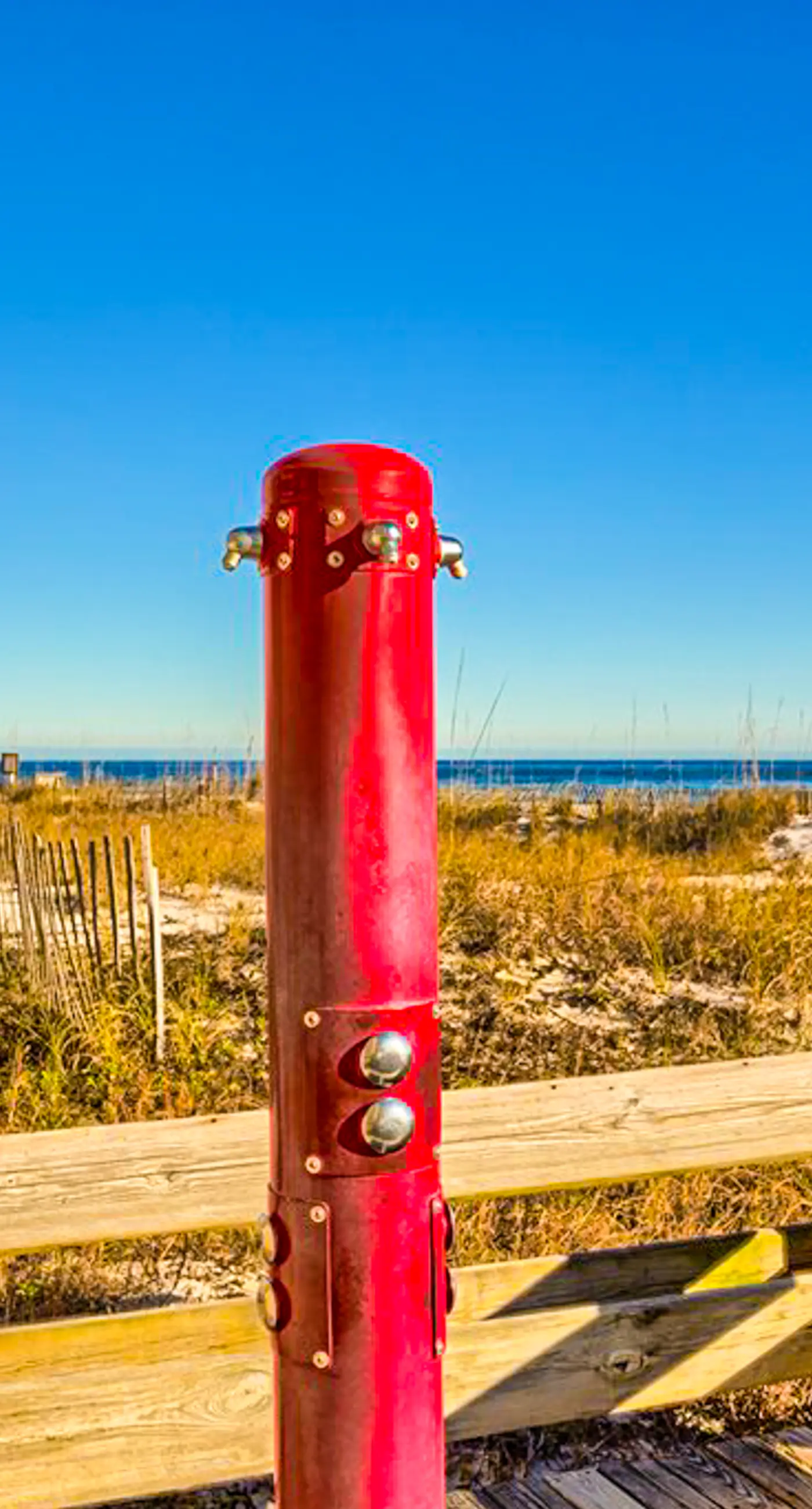 Beachfront condo with Gulf views, balcony, pool, hot tub, sauna & gym