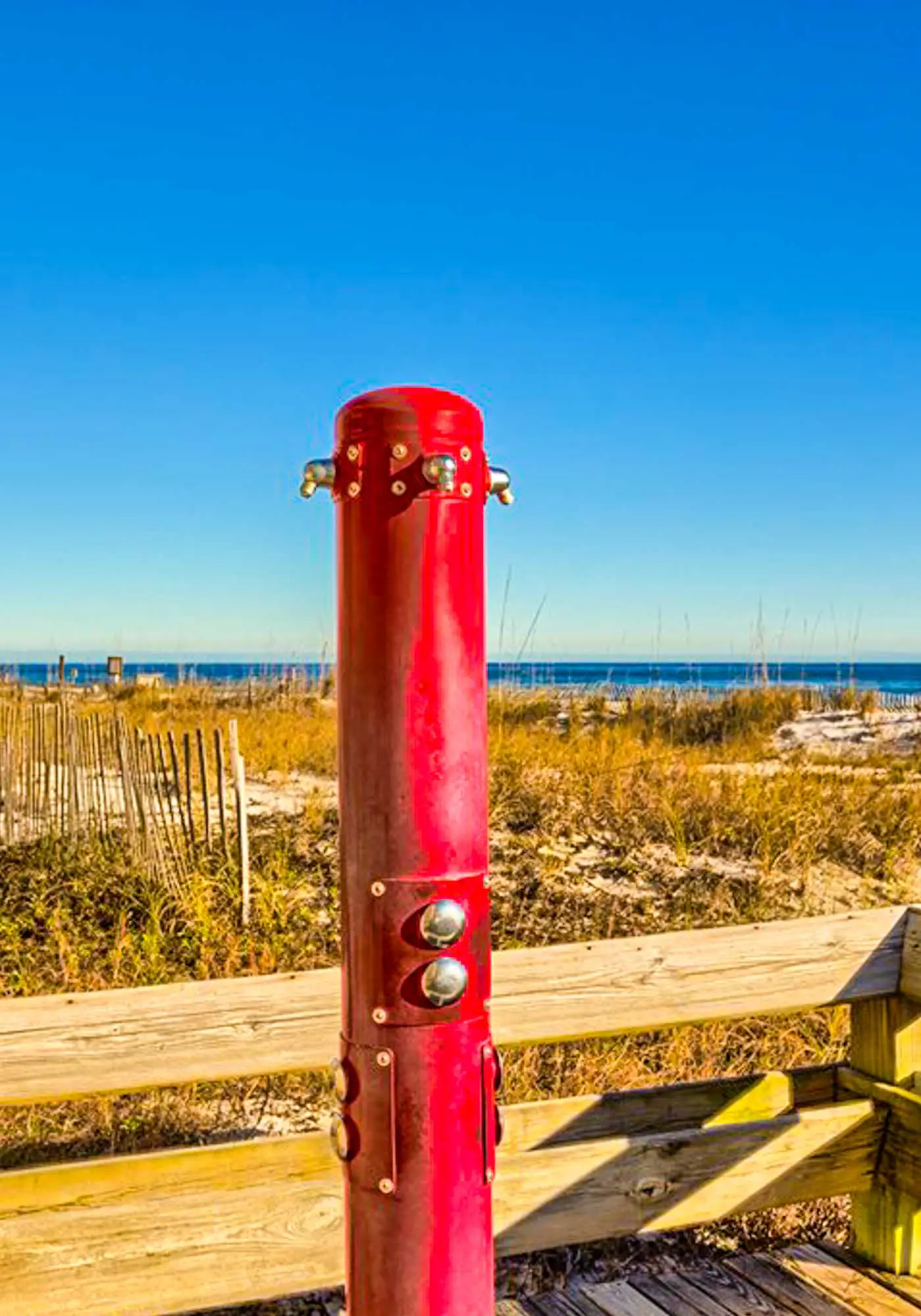 Beachfront condo with Gulf views, balcony, pool, hot tub, sauna & gym