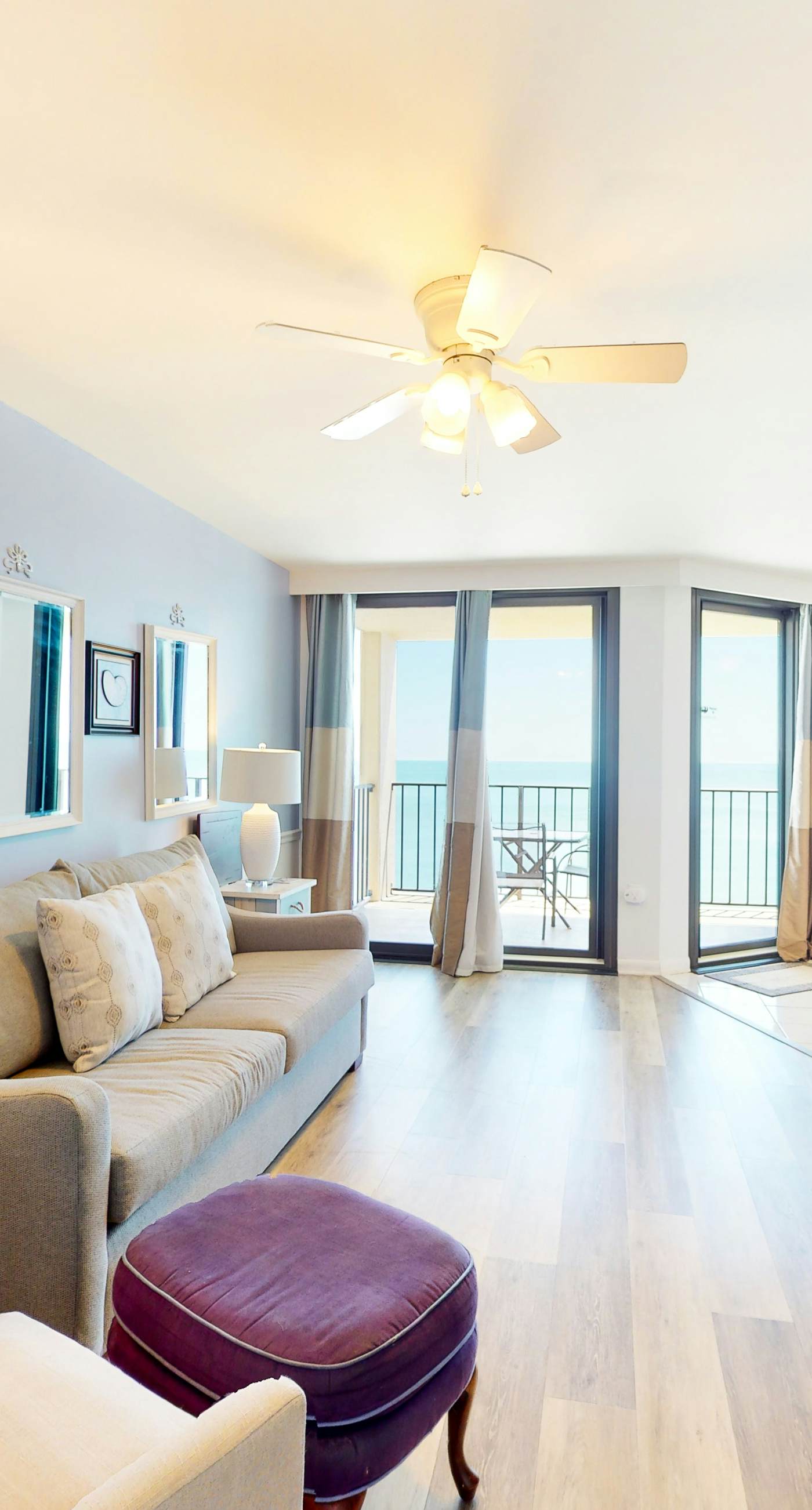 Beachfront condo with Gulf-view, balcony, pools, hot tub & tennis