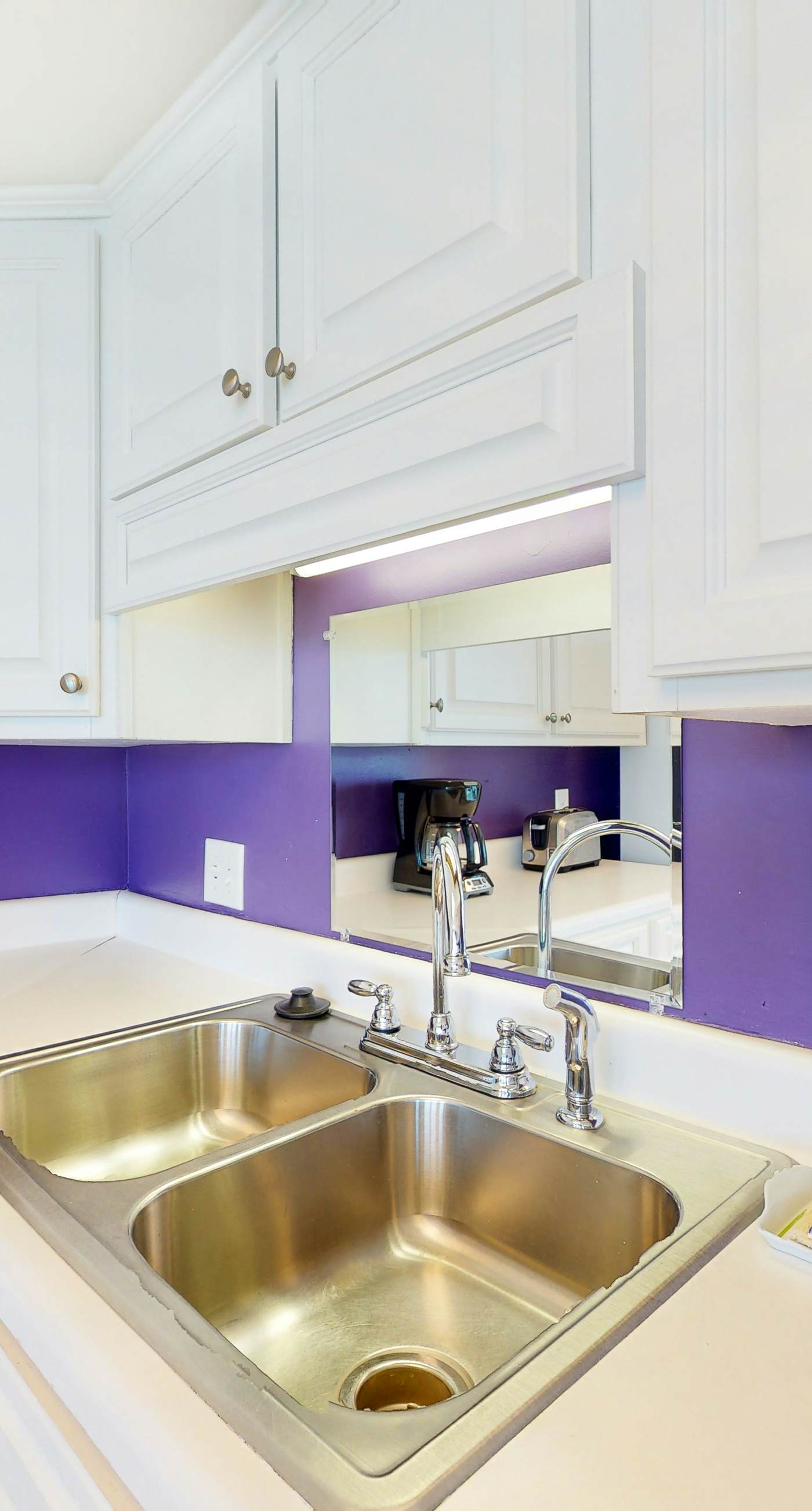 Beachfront condo with Gulf-view, balcony, pools, hot tub & tennis