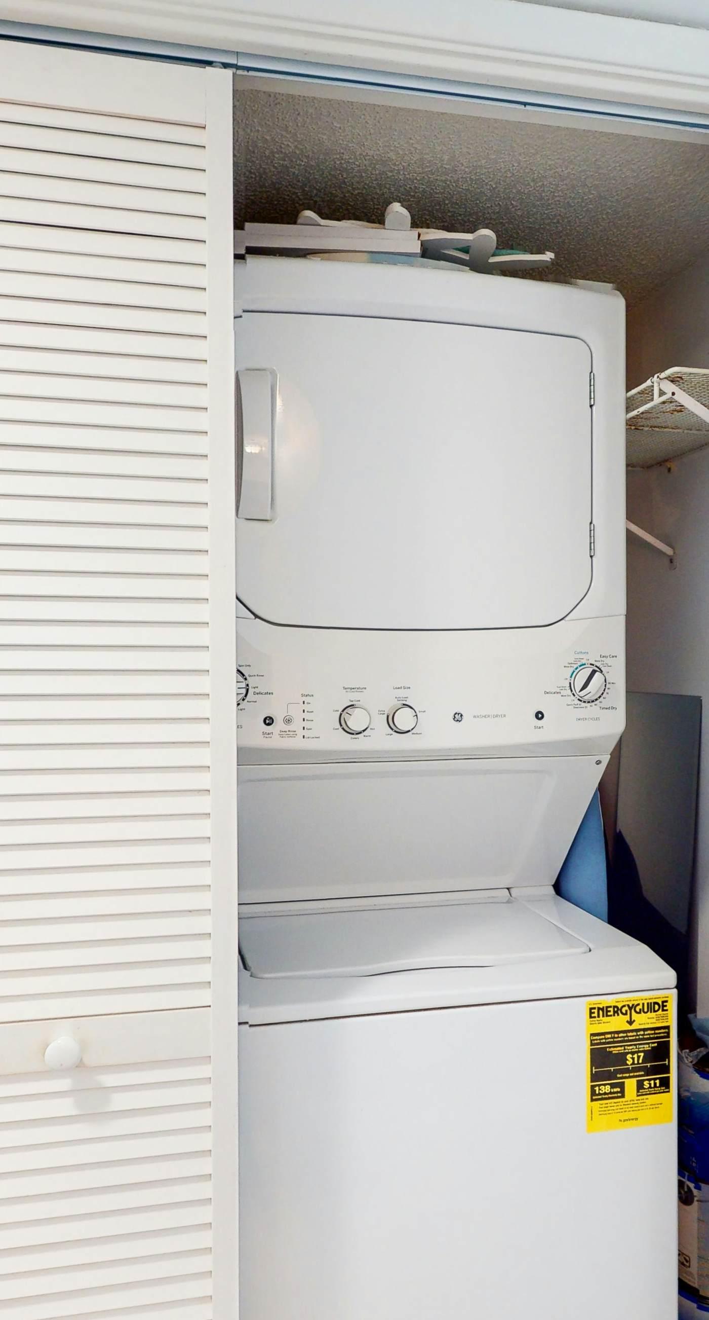 Beachfront condo with Gulf-view, balcony, pools, hot tub & tennis