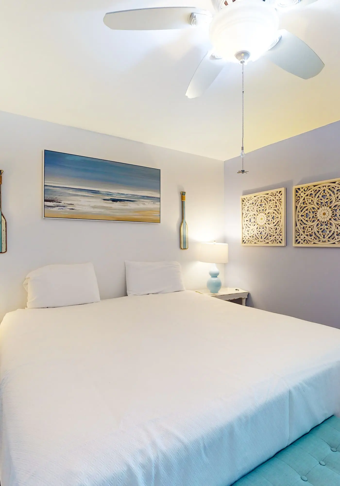 Beachfront condo with Gulf-view, balcony, pools, hot tub & tennis