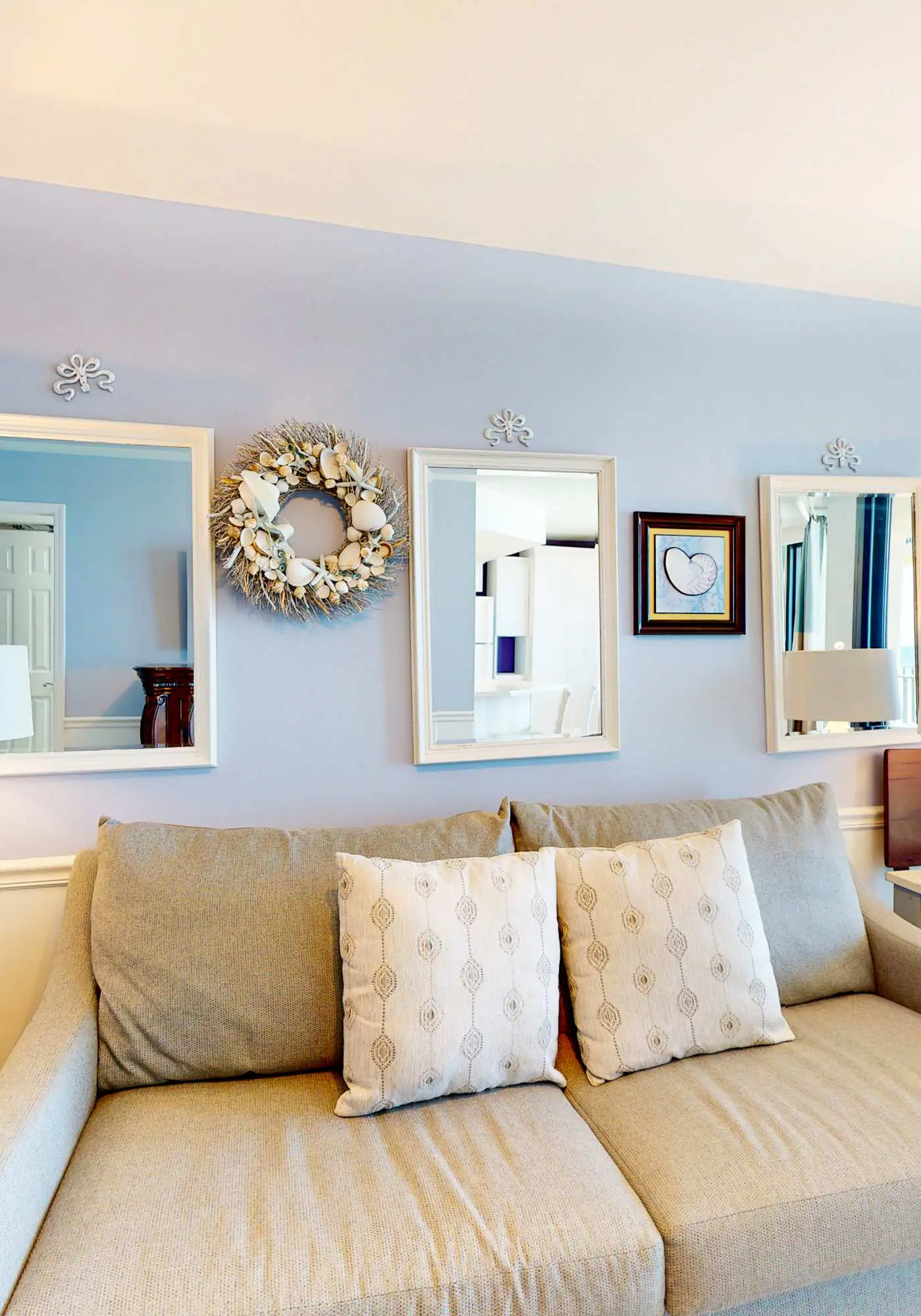 Beachfront condo with Gulf-view, balcony, pools, hot tub & tennis