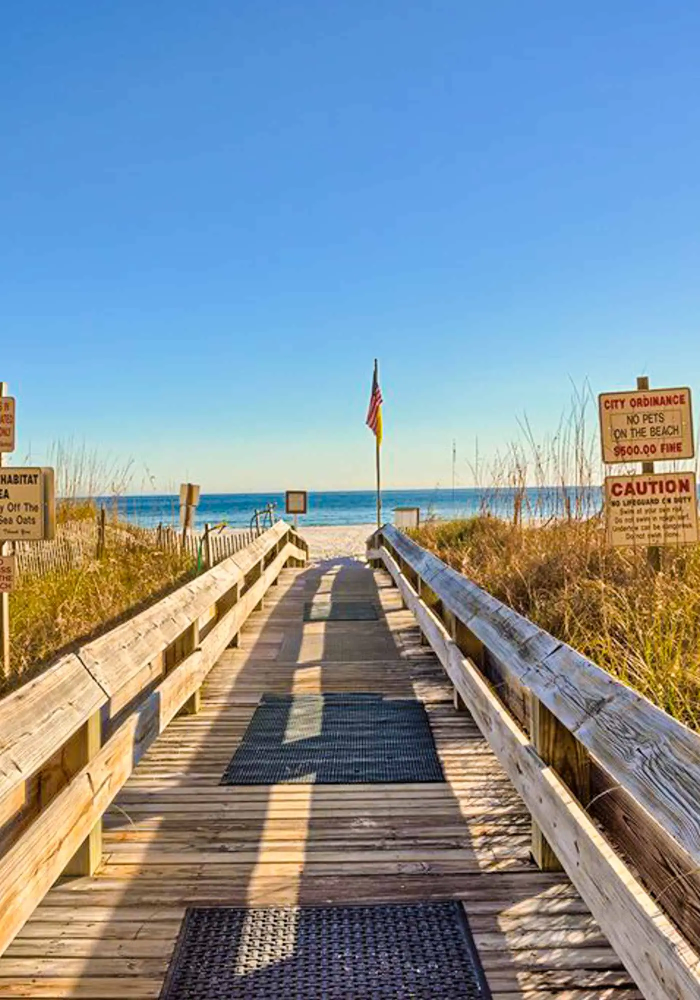 Beachfront condo with Gulf-view, balcony, pools, hot tub & tennis