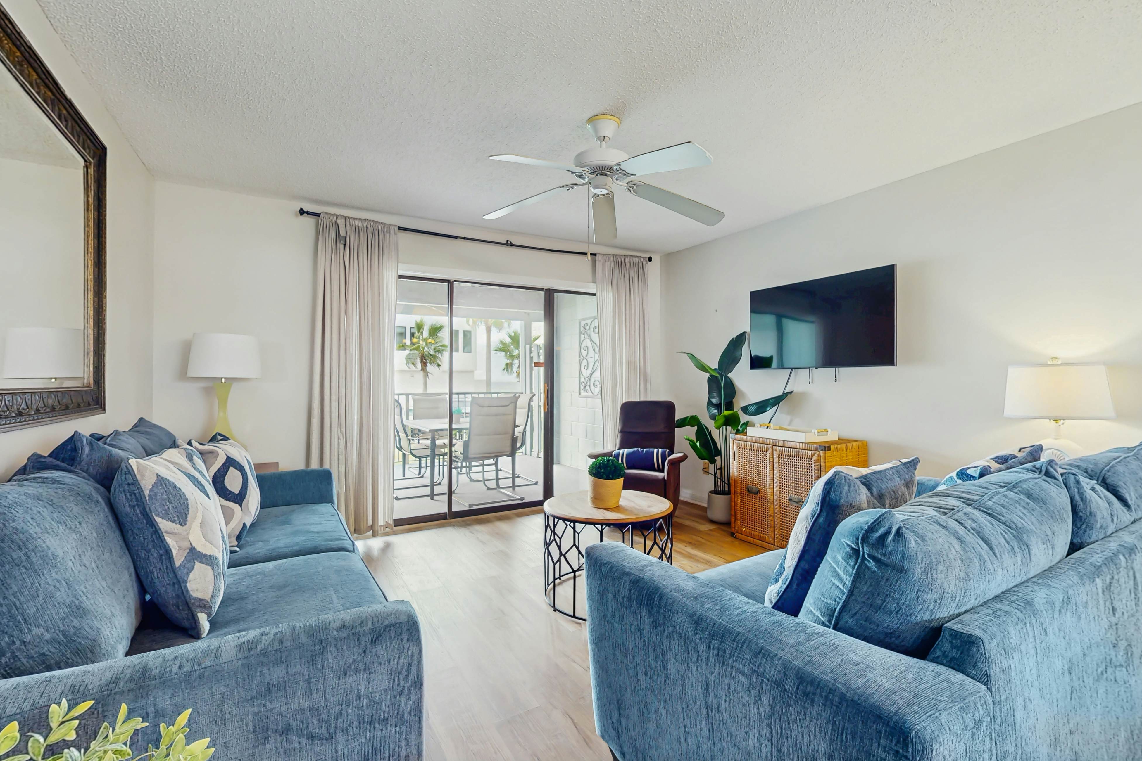 Wonderful Beachside Home with Free WiFi, Central AC, Shared Pool, & Elevator