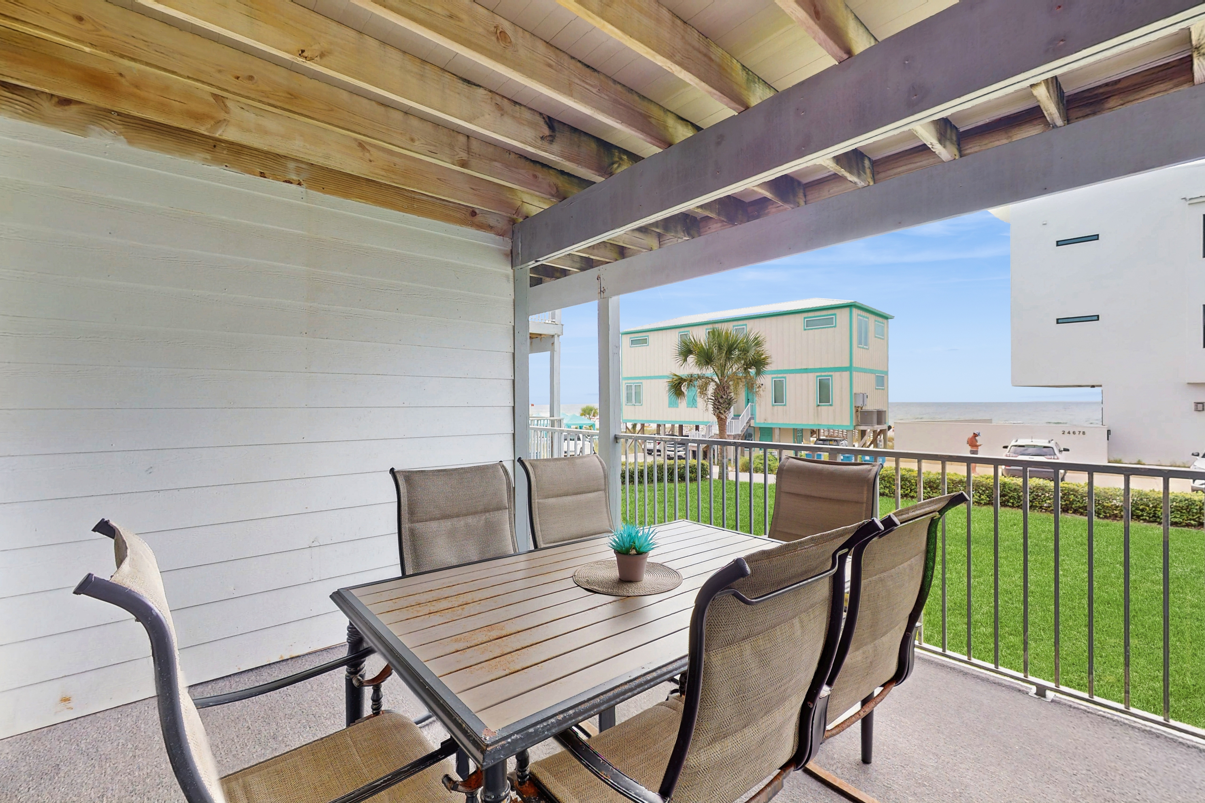 Wonderful Beachside Home with Free WiFi, Central AC, Shared Pool, & Elevator