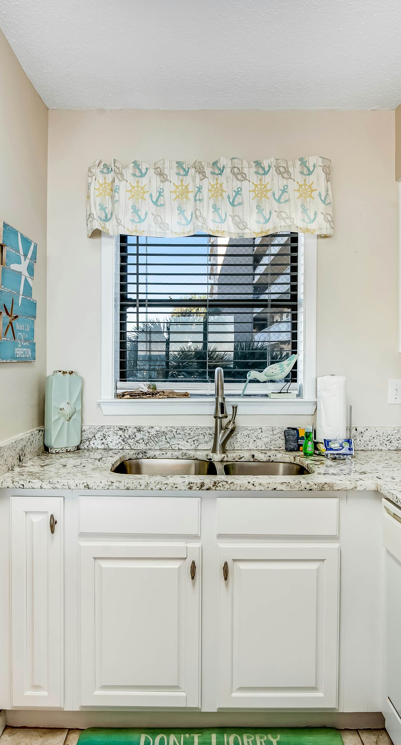 Beautiful home in beachfront luxury complex with pool, sauna & WiFi