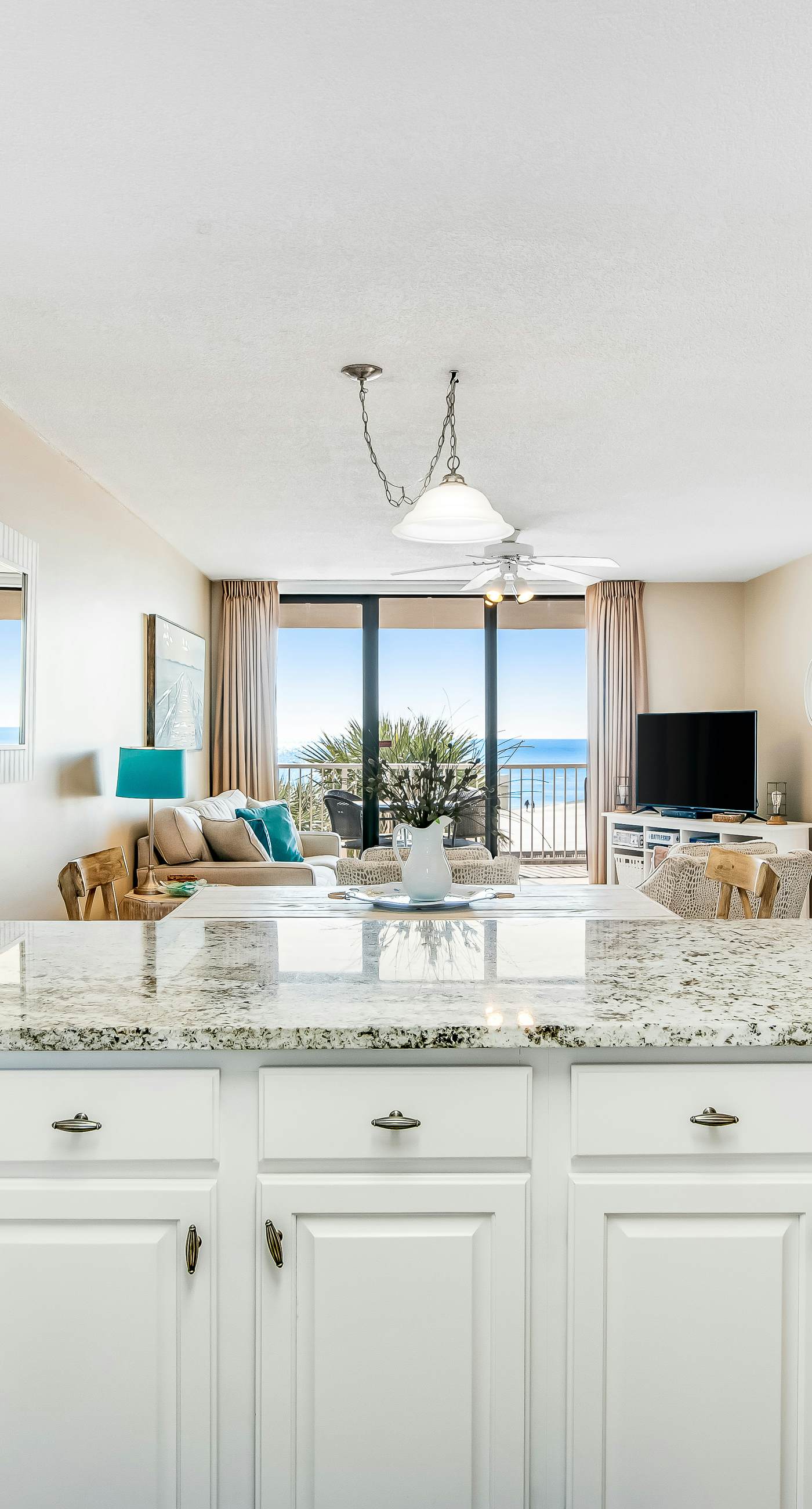 Beautiful home in beachfront luxury complex with pool, sauna & WiFi