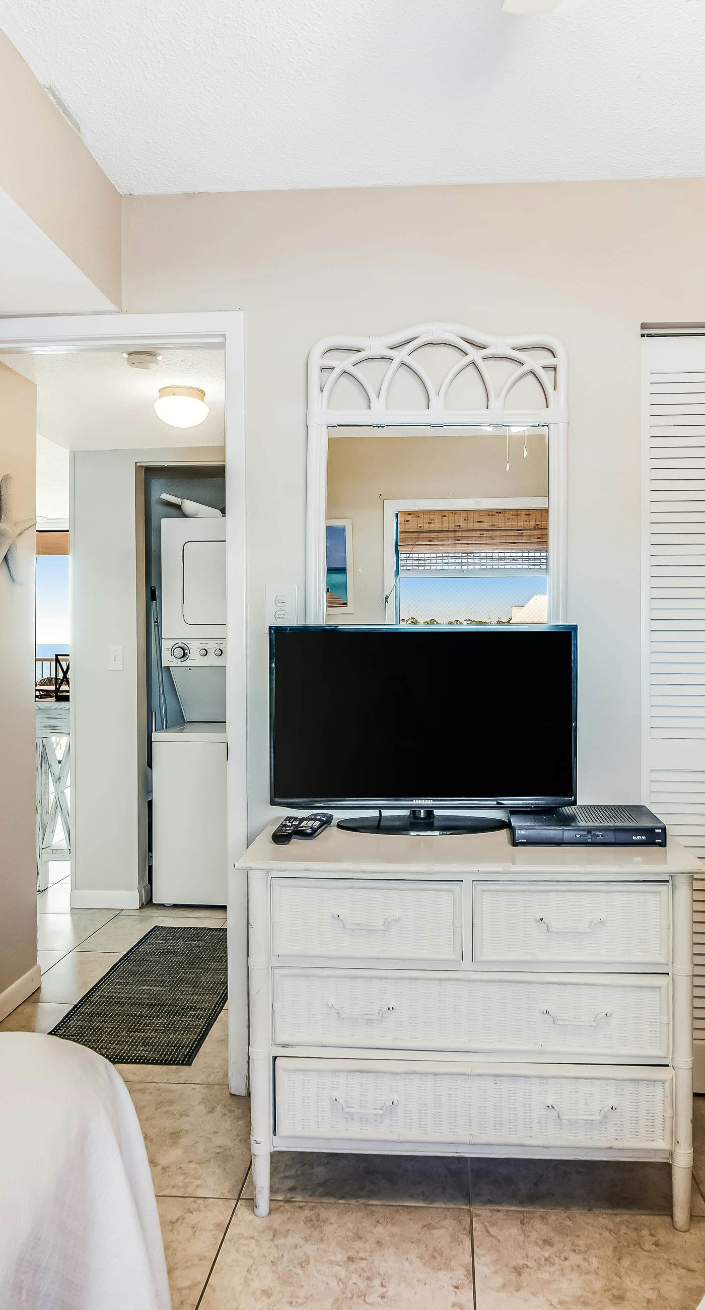 Beautiful home in beachfront luxury complex with pool, sauna & WiFi