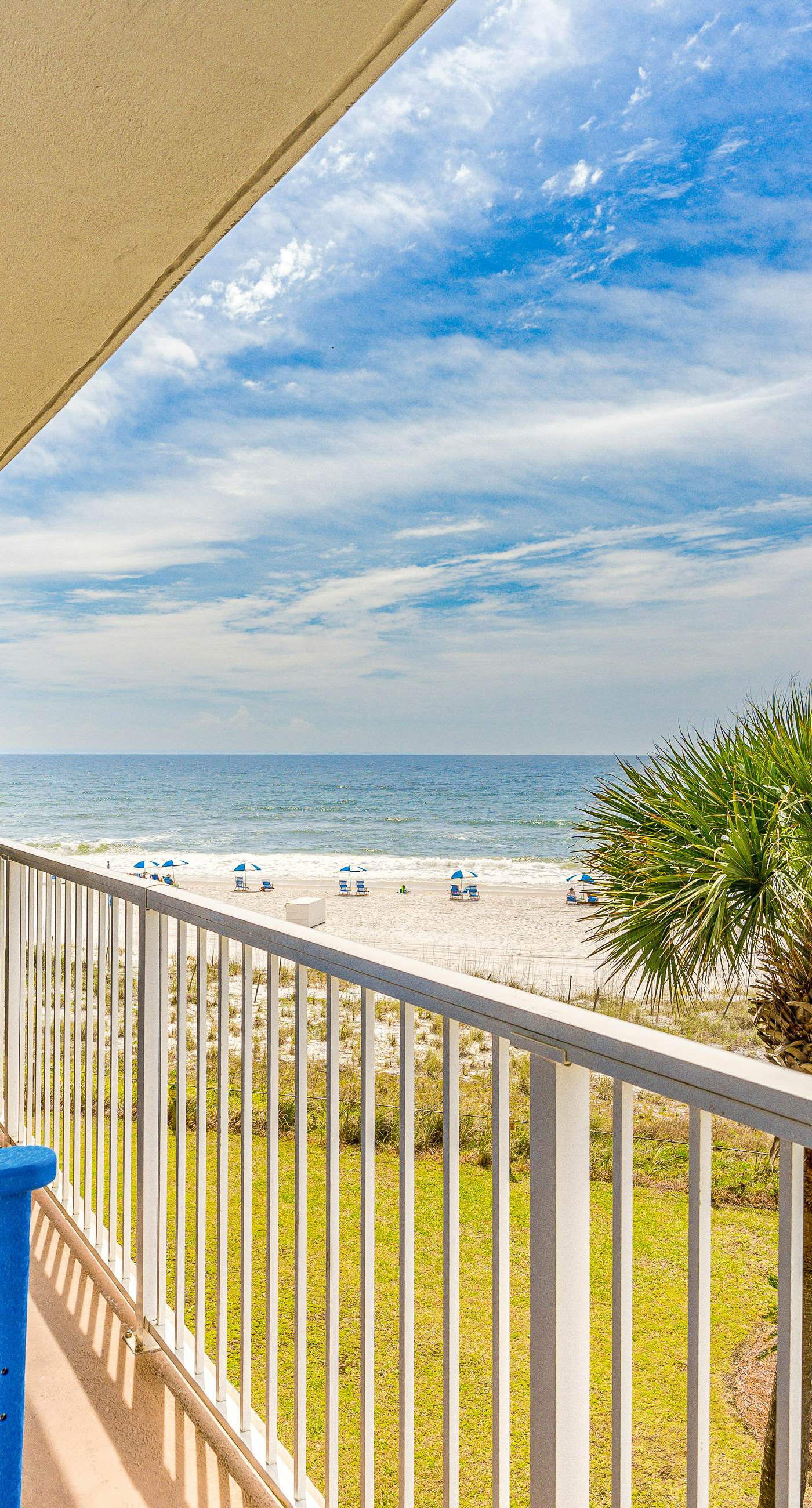 Beautiful home in beachfront luxury complex with pool, sauna & WiFi