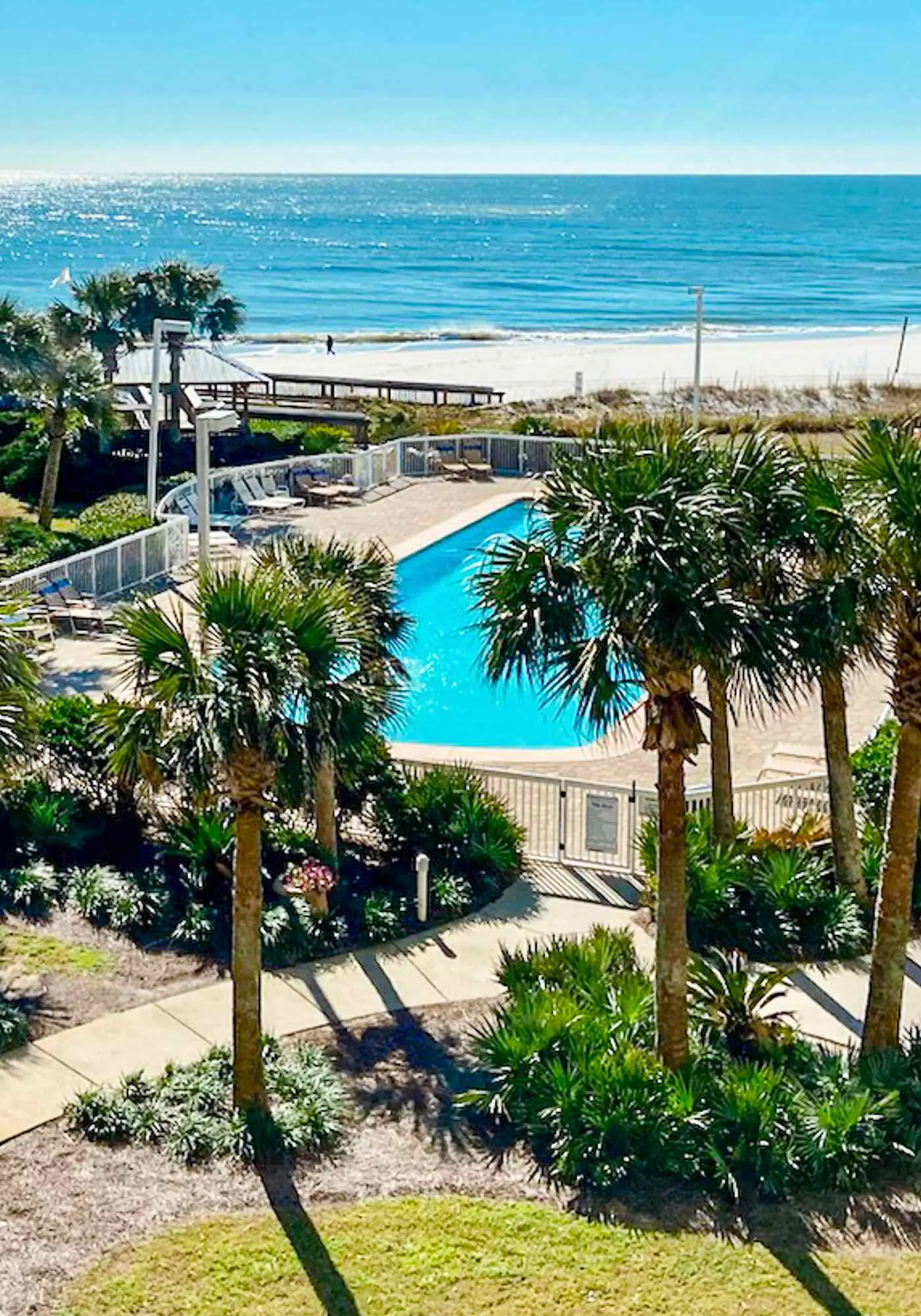 Beautiful home in beachfront luxury complex with pool, sauna & WiFi