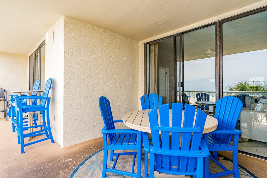 Beautiful home in beachfront luxury complex with pool, sauna & WiFi