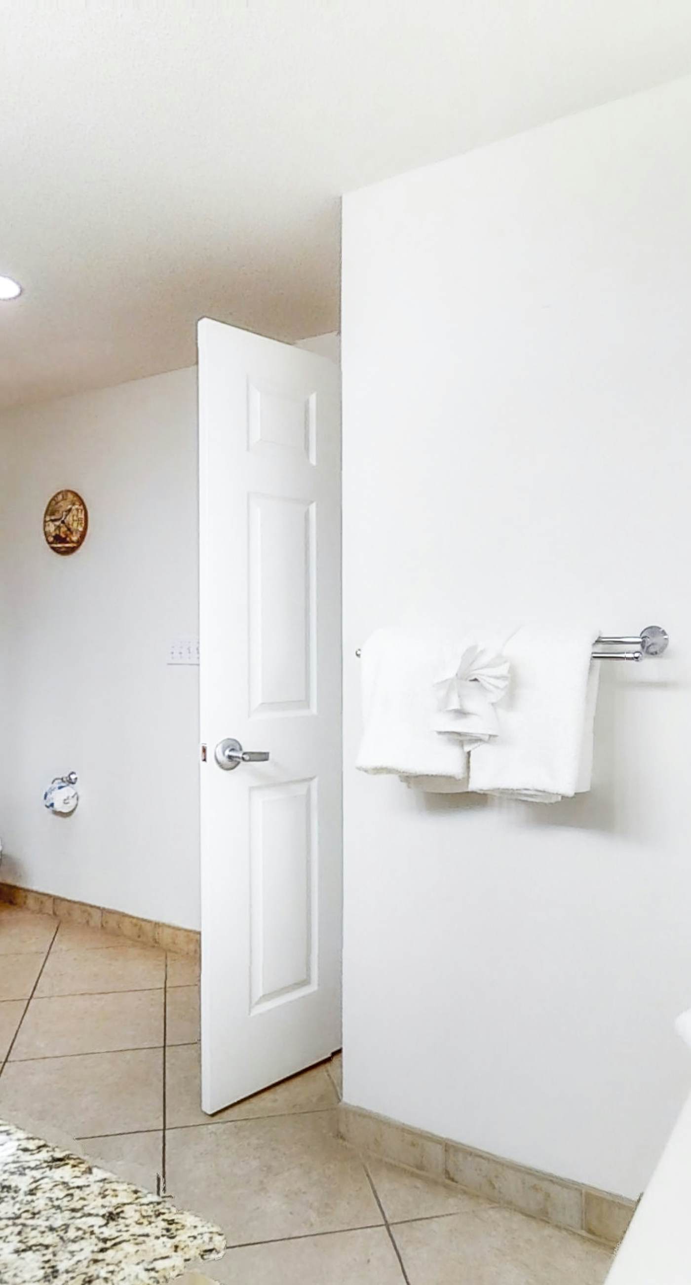 Gulf-front condo with balcony, pool, hot tub, sauna, A/C, & views