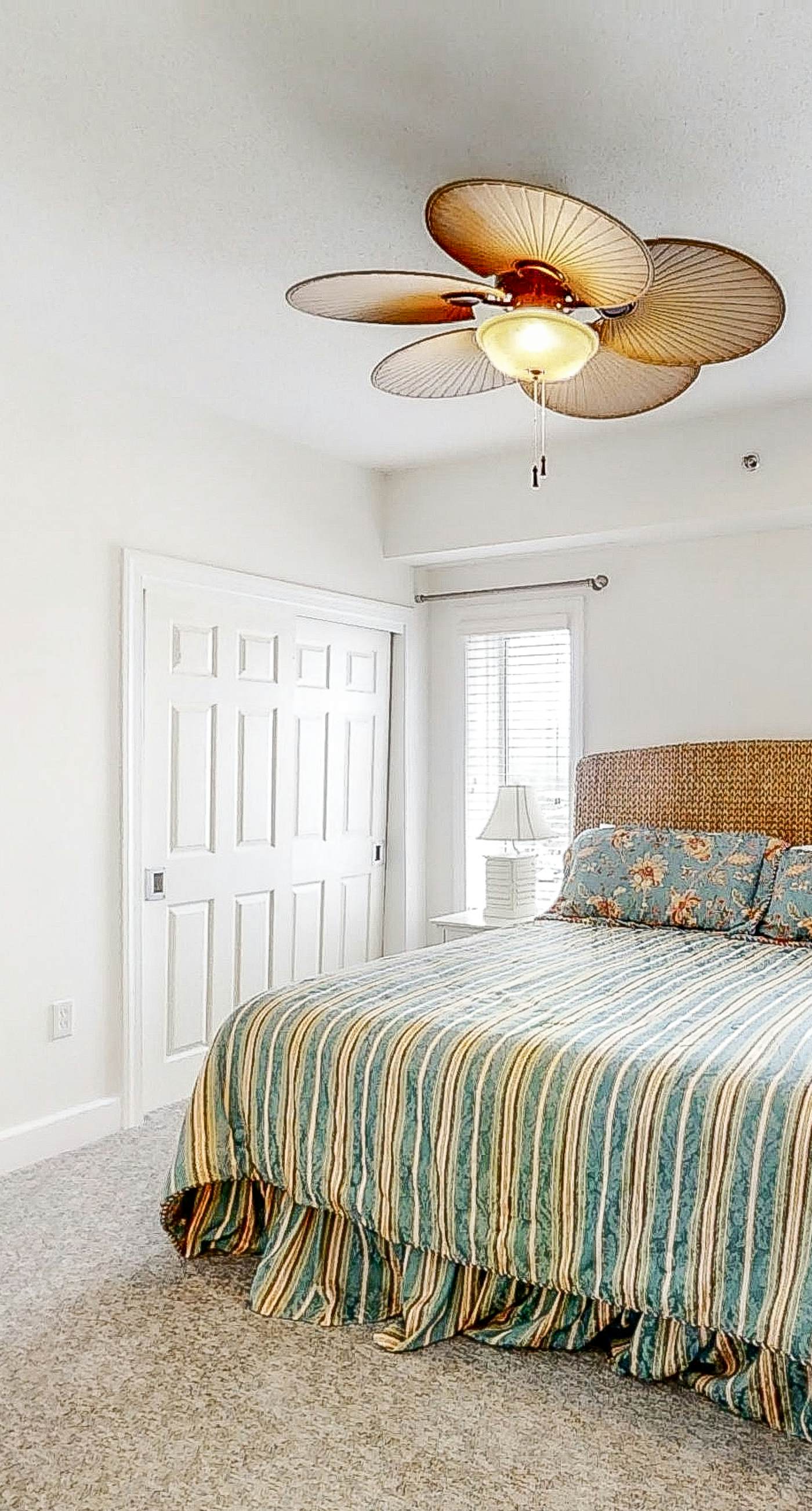 Gulf-front condo with balcony, pool, hot tub, sauna, A/C, & views