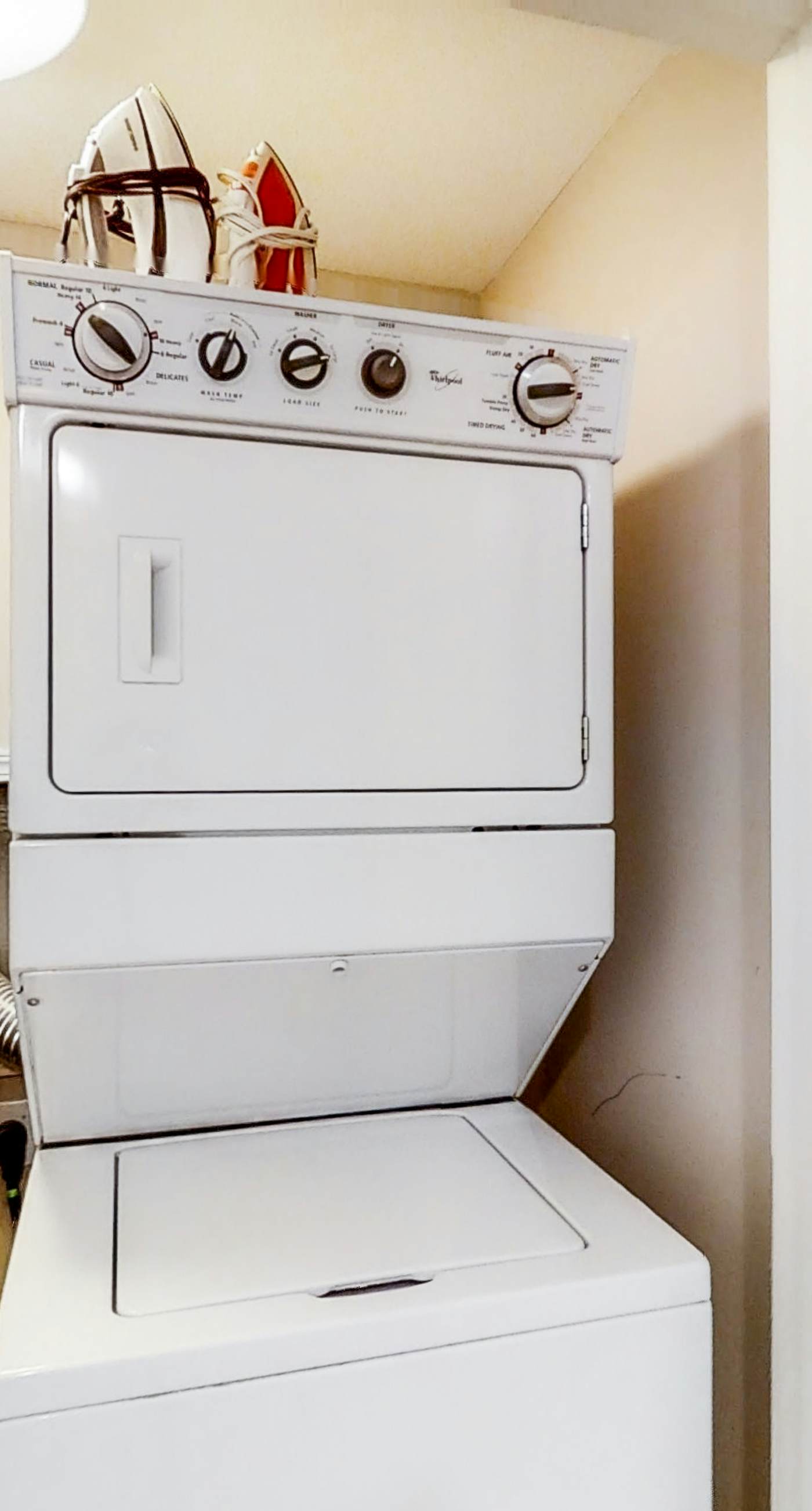 Gulf-front condo with balcony, pool, hot tub, sauna, A/C, & views