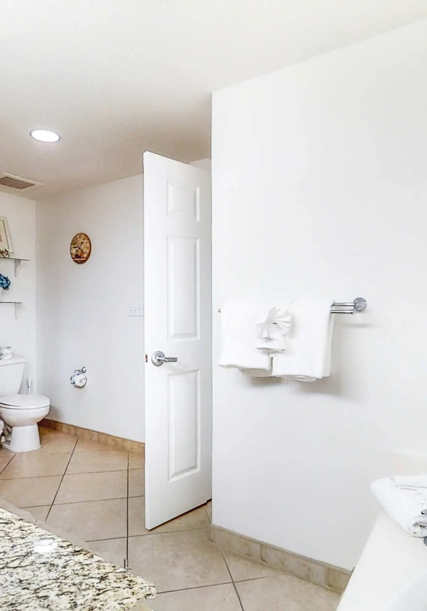 Gulf-front condo with balcony, pool, hot tub, sauna, A/C, & views