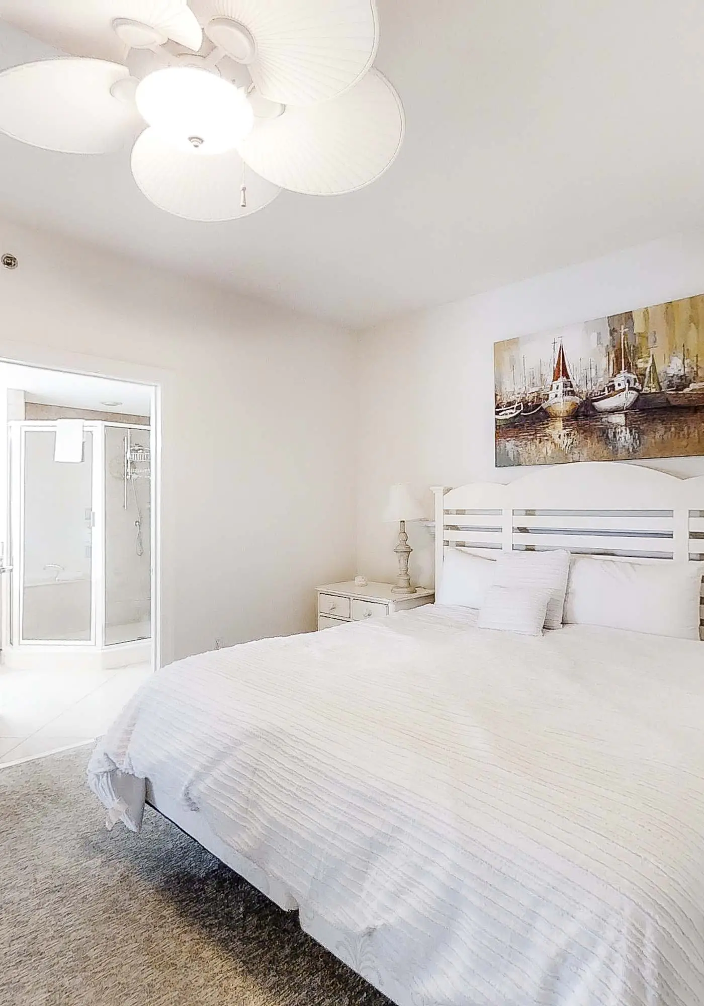 Gulf-front condo with balcony, pool, hot tub, sauna, A/C, & views