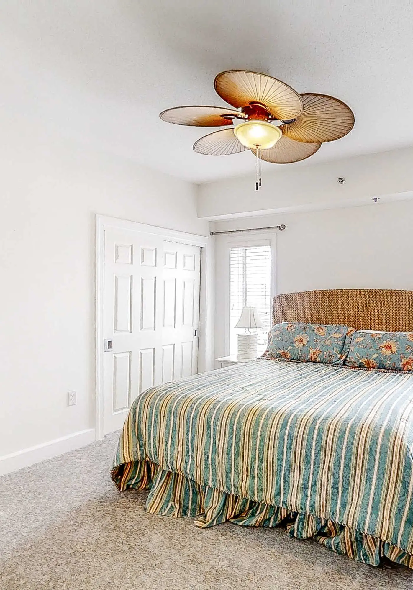 Gulf-front condo with balcony, pool, hot tub, sauna, A/C, & views