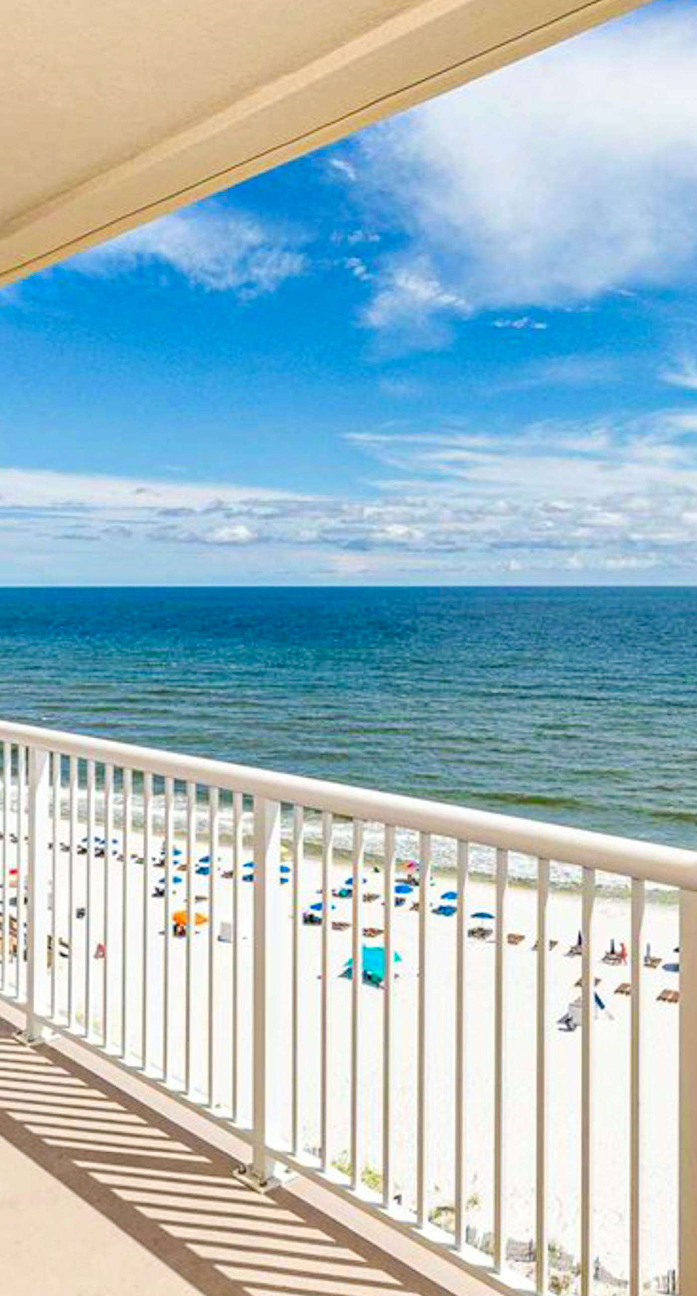 Beachfront condo with incredible views, balcony, pool, sauna, & hot tub