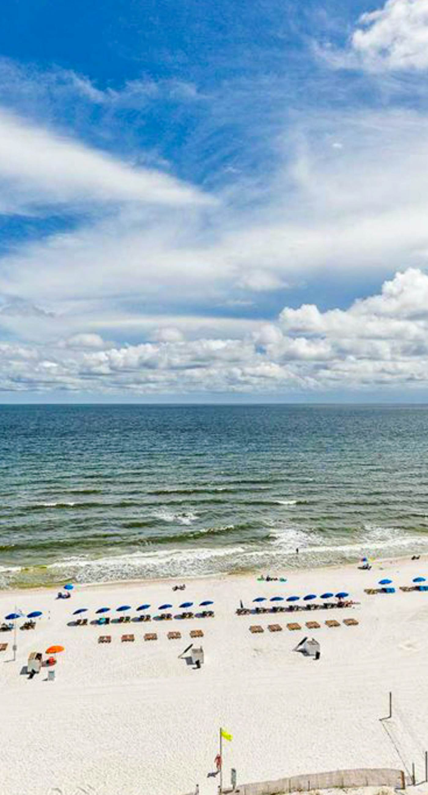 Beachfront condo with incredible views, balcony, pool, sauna, & hot tub