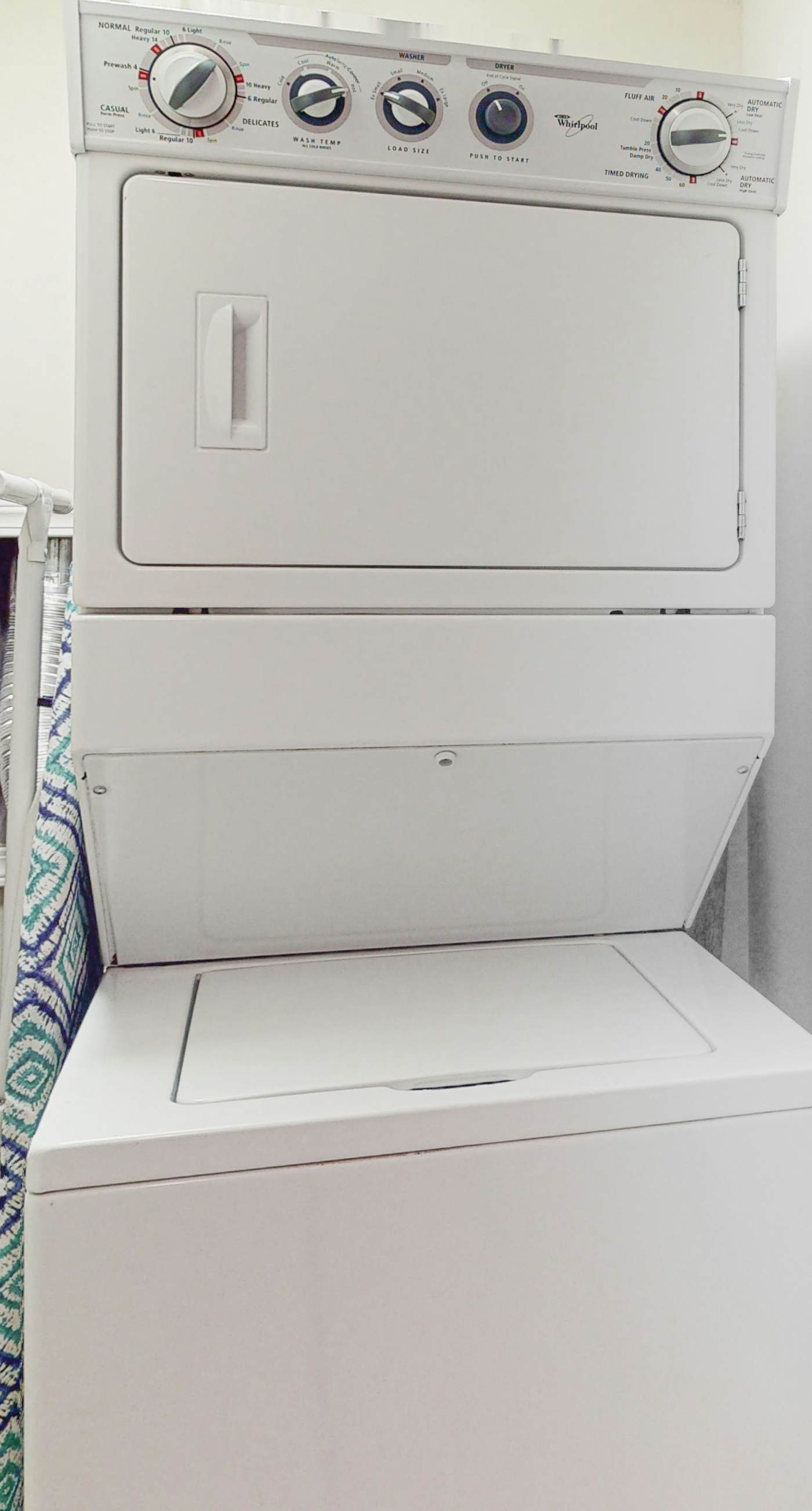 Beachfront condo with incredible views, balcony, pool, sauna, & hot tub